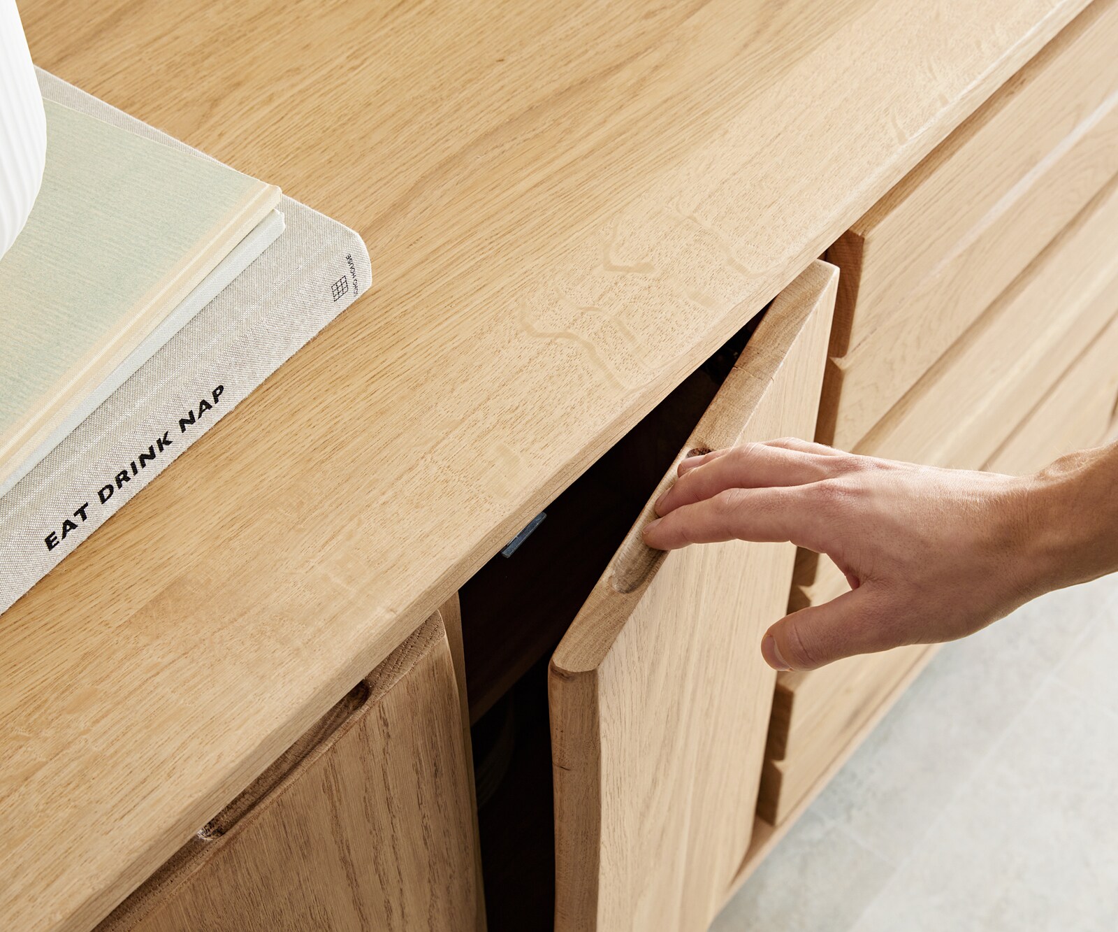 Buffet Live-Edge 170 cm chêne naturel 3 tiroirs 4 portes 6