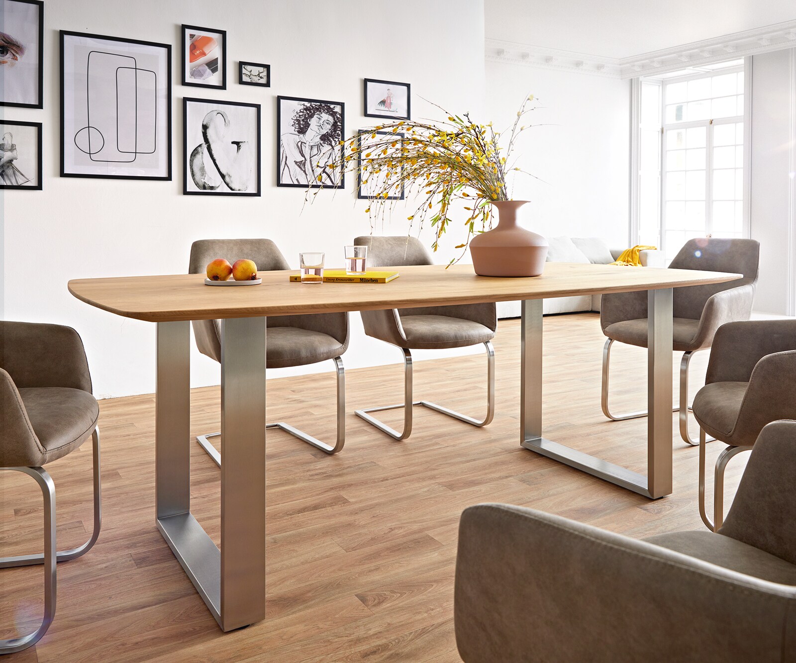 Table à manger Edge Boot 200x100x2,5-3 chêne nature acier inoxydable mince bord suisse 1