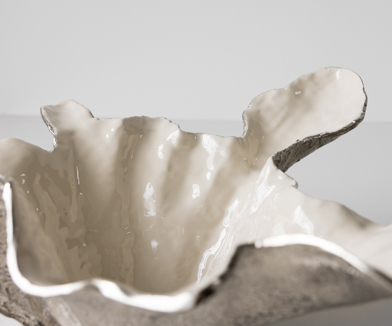 Schale Liora B52 x T51 x H21 cm Aluminium Platin Opal Handgemacht 3