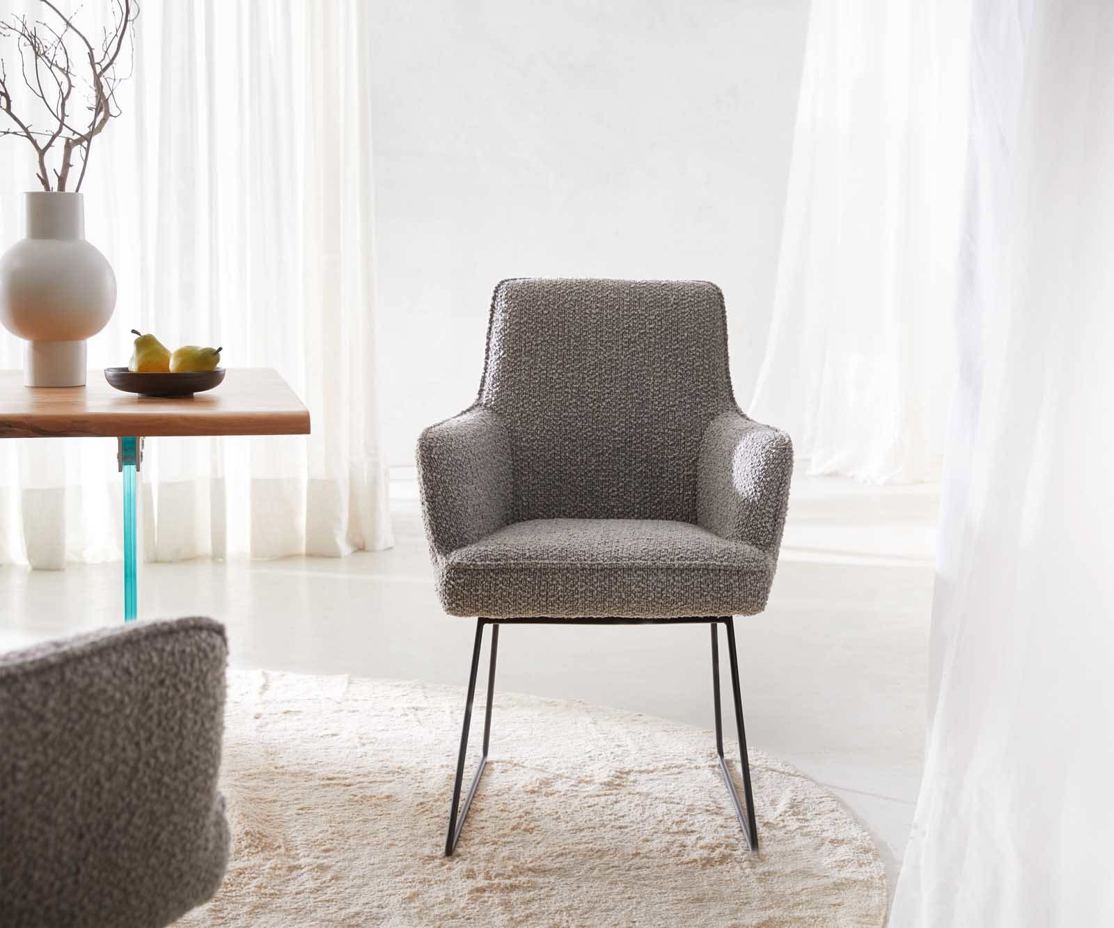 Esszimmerstuhl Heira-Flex mit Armlehnen Bouclé Silbergrau Kufengestell Schwarz Taschenfederkern 1 Esszimmerstuhl Heira-Flex mit Armlehnen Bouclé Silbergrau Kufengestell Schwarz Taschenfederkern 1