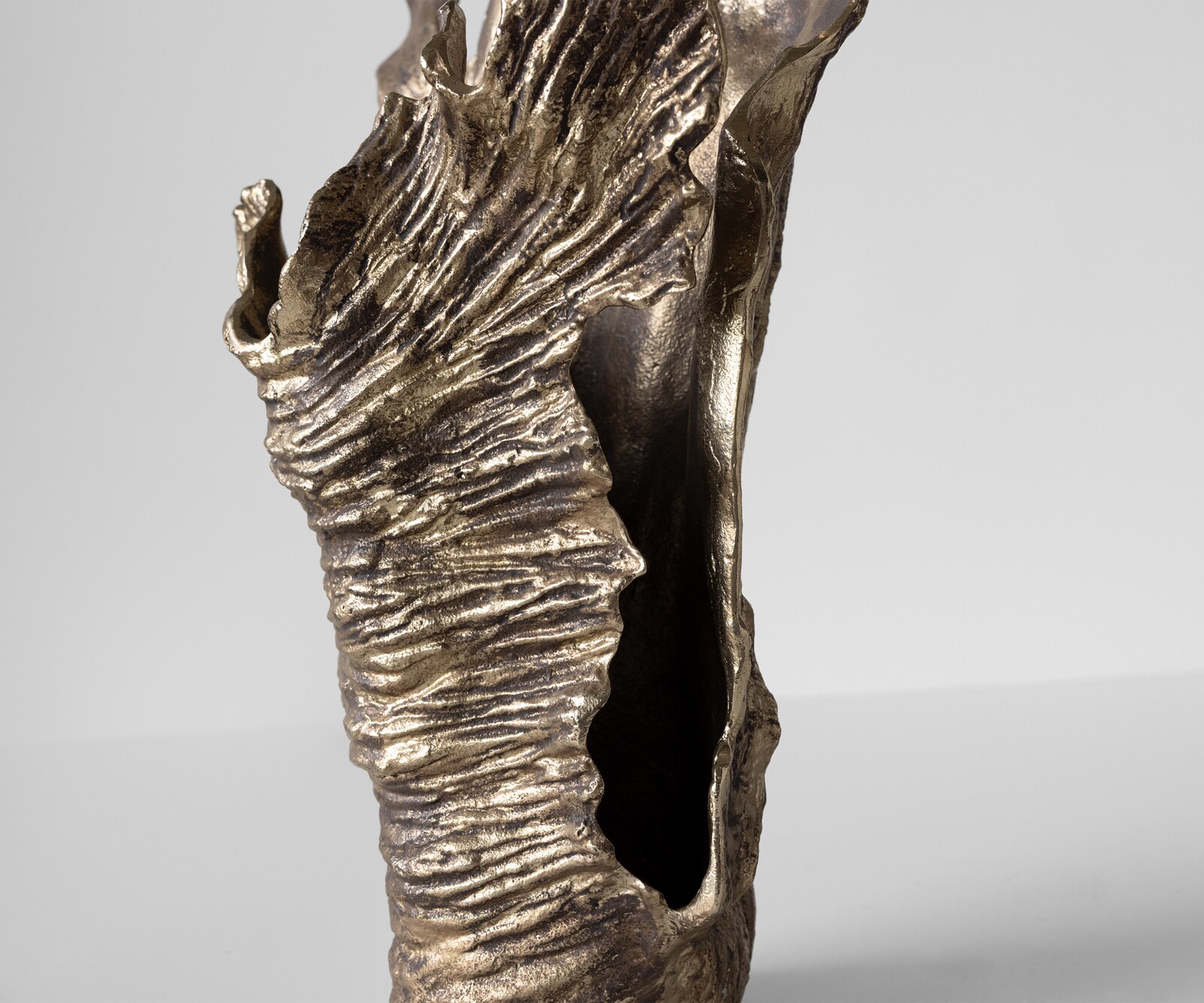 Vase Corallo l43 x P24 x H61 cm Aluminium Oro Antico Fait main 5