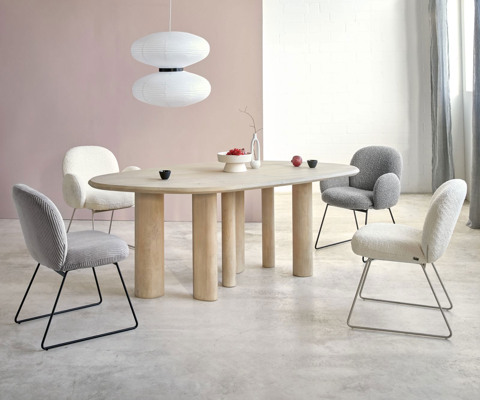 Chaise-de-salle-à-manger Nube-Flex avec accoudoirs bouclé gris argenté pied trapèze acier inoxydable brossé ressorts ensachés 4