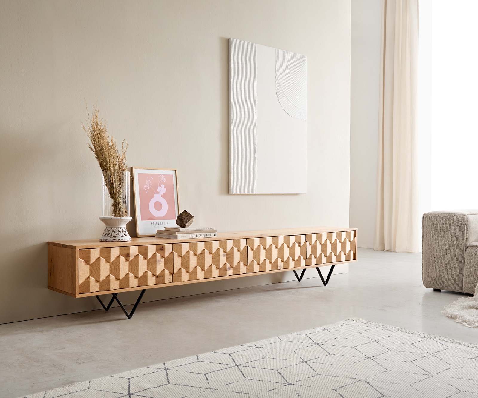 Lowboard Fevo 220 cm Eiche Natur 4 Türen V-Fuß Metall Schwarz Lowboard Fevo 220 cm Eiche Natur 4 Türen V-Fuß Metall Schwarz