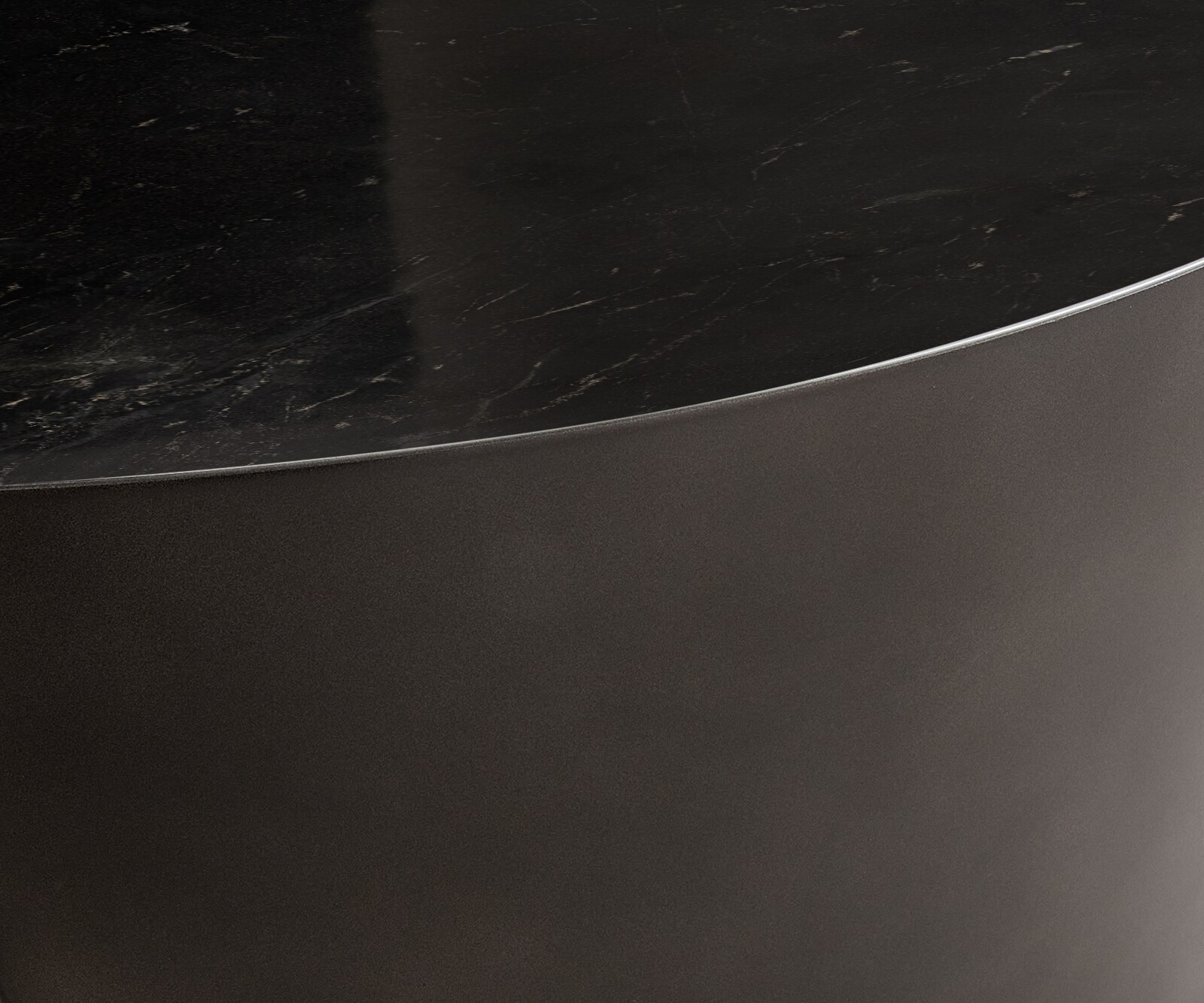 Table-basse Alerio 90 x 90 cm, marbre noir et métal doré, finition Black Antique 2