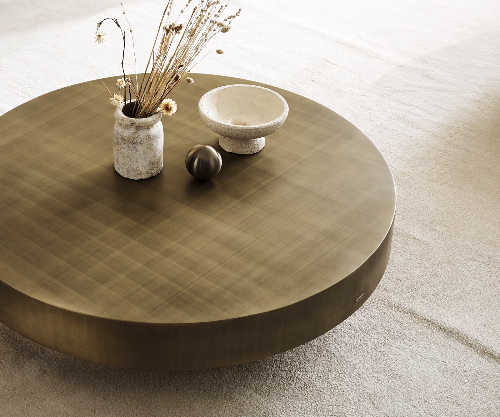 Couchtisch Ryo 120x30 cm Metallic Gold 1 Couchtisch Ryo 120x30 cm Metallic Gold 1