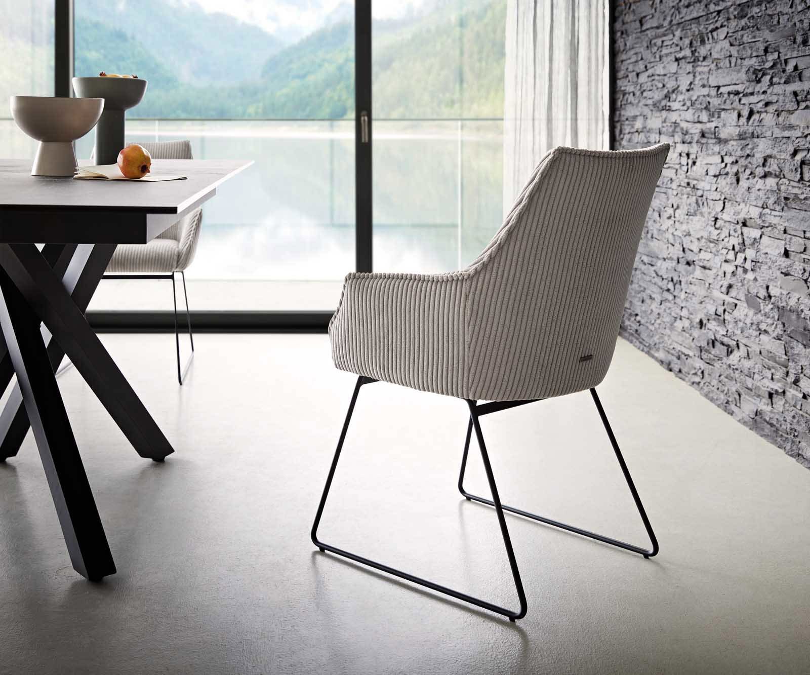 Esszimmerstuhl Alja-Flex mit Armlehnen Cord Silbergrau Kufengestell Schwarz Taschenfederkern 4 Esszimmerstuhl Alja-Flex mit Armlehnen Cord Silbergrau Kufengestell Schwarz Taschenfederkern 4