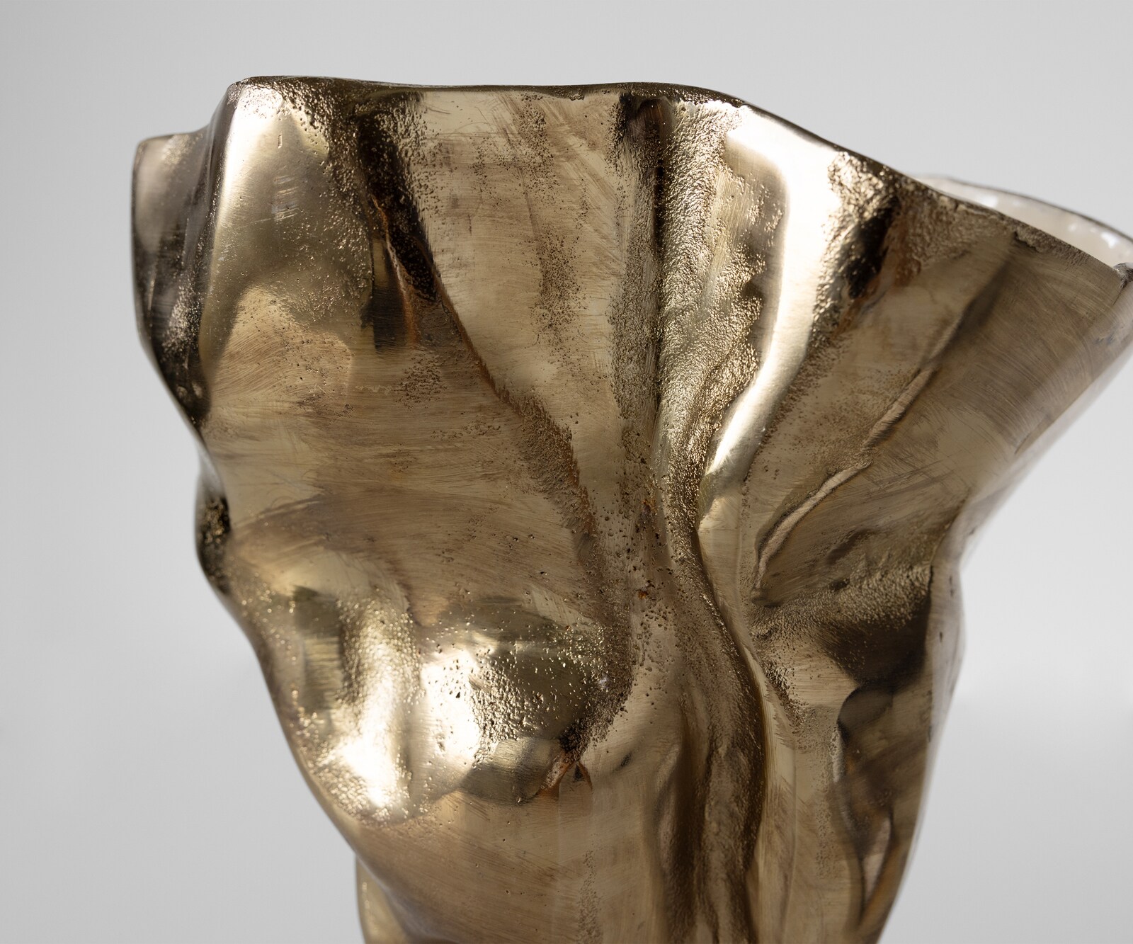 Vase Mimoro B28 x T24 x H38 cm Aluminium Champagner Ivory Handgemacht 4