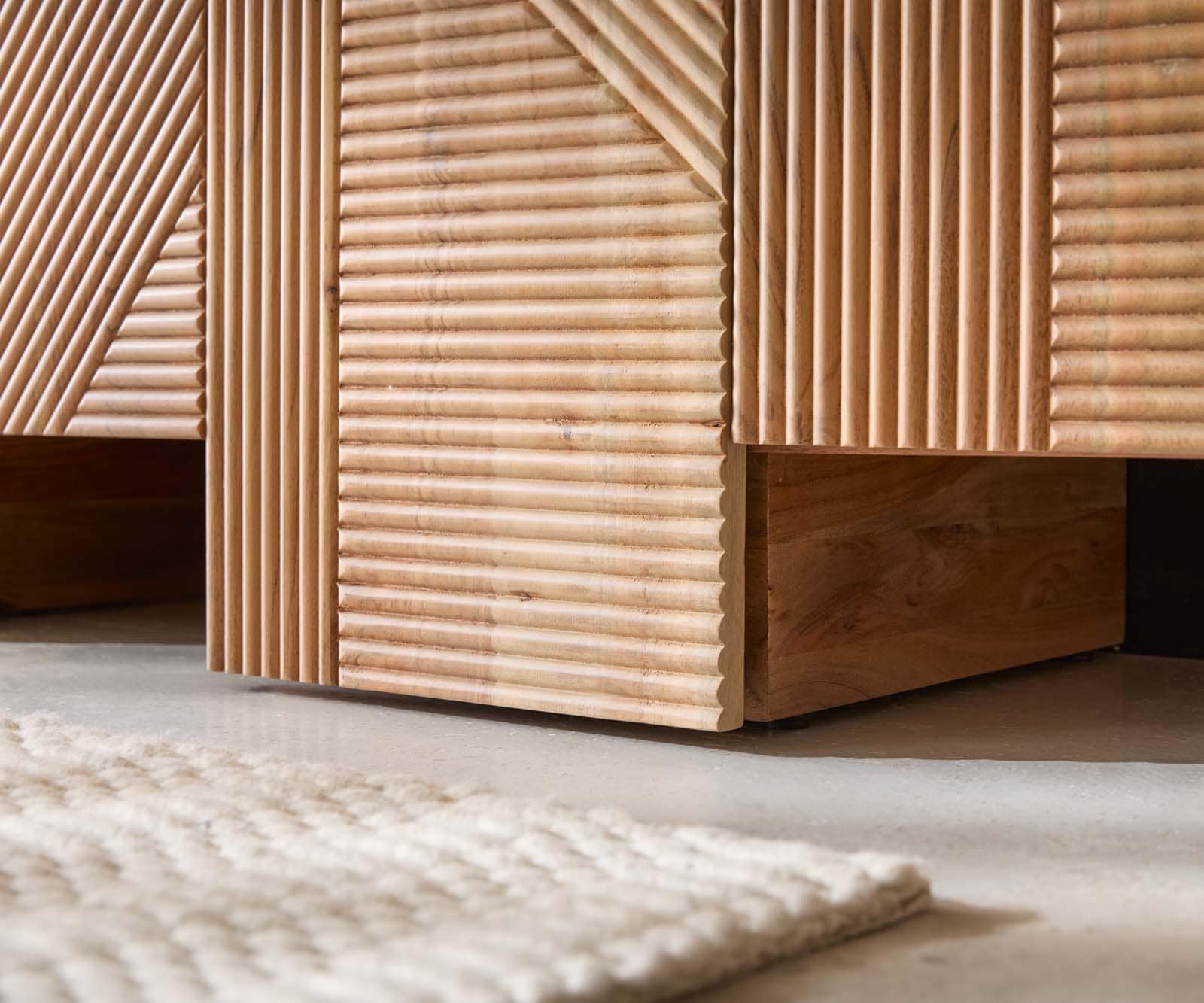 Sideboard Naxxar 180 cm Akazie Natur 5 Türen 5 Sideboard Naxxar 180 cm Akazie Natur 5 Türen 5