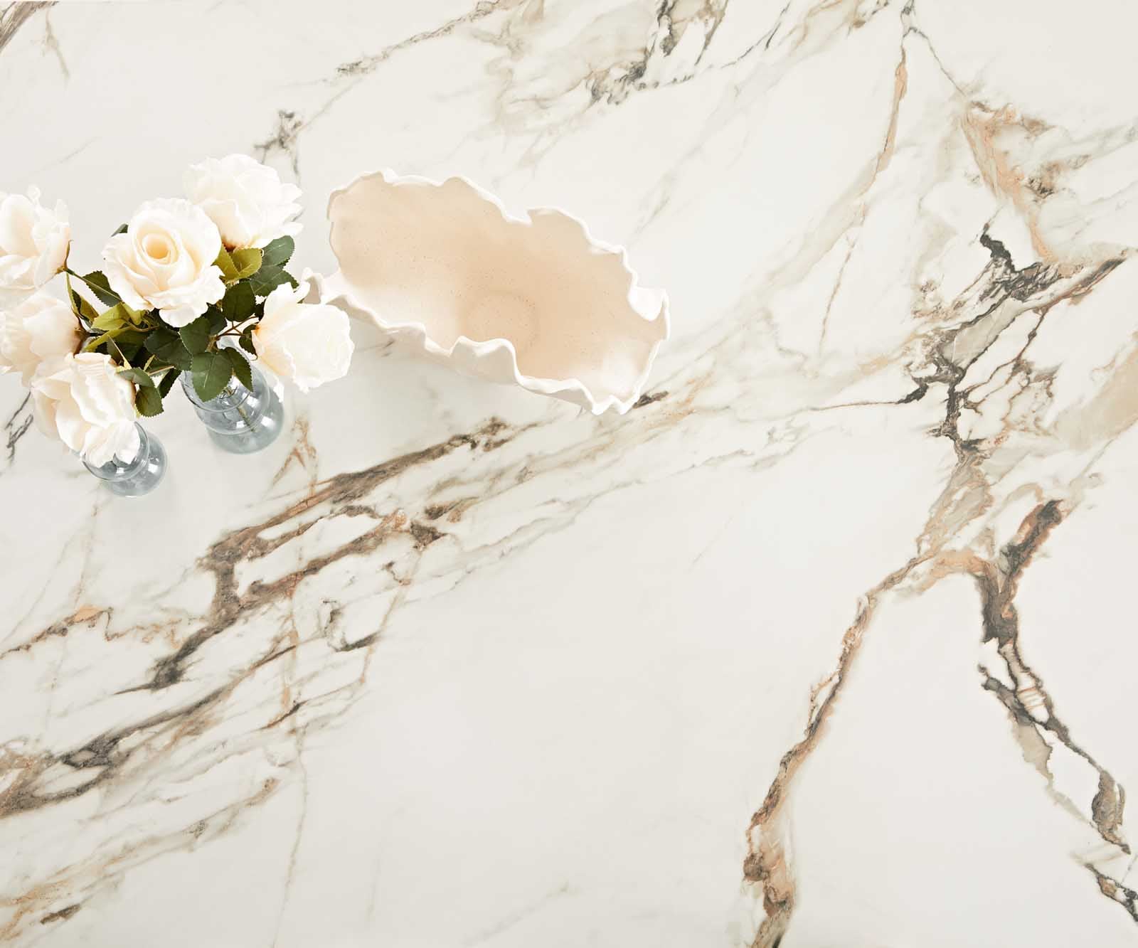 Esstisch Edge 200x100 Keramik Calacatta Luxe Weiß-Gold-Grau Edelstahl Schräg 2 Esstisch Edge 200x100 Keramik Calacatta Luxe Weiß-Gold-Grau Edelstahl Schräg 2
