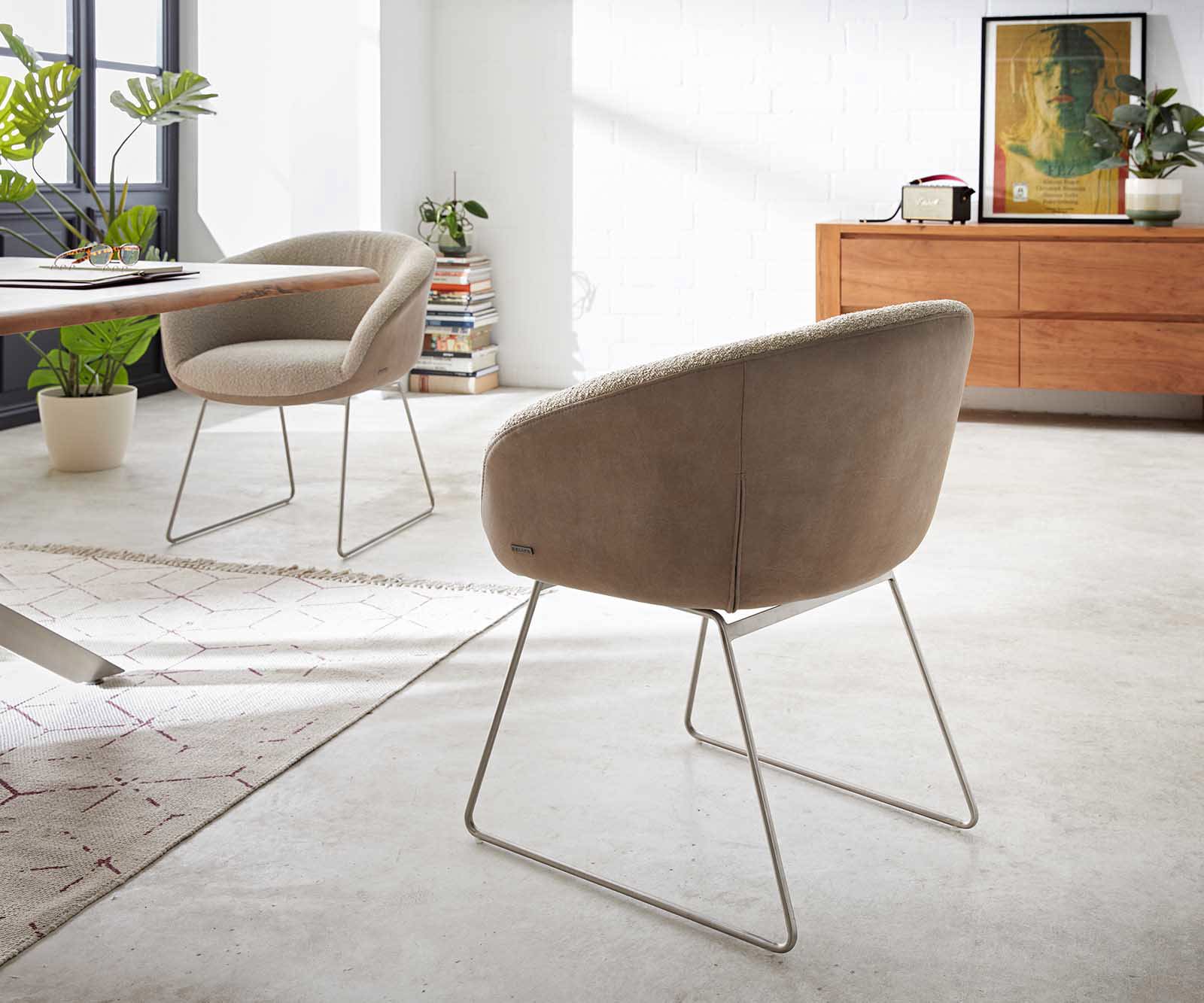 Chaise-de-salle-à-manger Vinka-Flex avec accoudoirs tissu mixte couleur boue pied trapèze acier inoxydable brossé ressorts ensachés 4