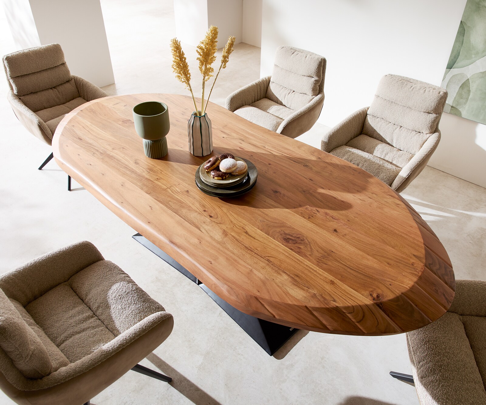 Esstisch Aithon 240x105 cm Akazie Braun Metallgestell Schwarz Oval 1