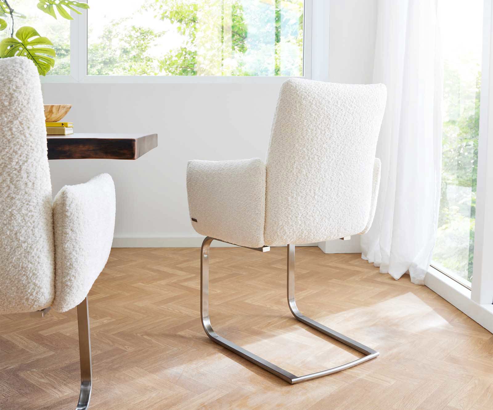 Cantilever Jova-Flex avec accoudoirs bouclé blanc pied cantilever rond acier inoxydable brossé ressorts ensachés 4
