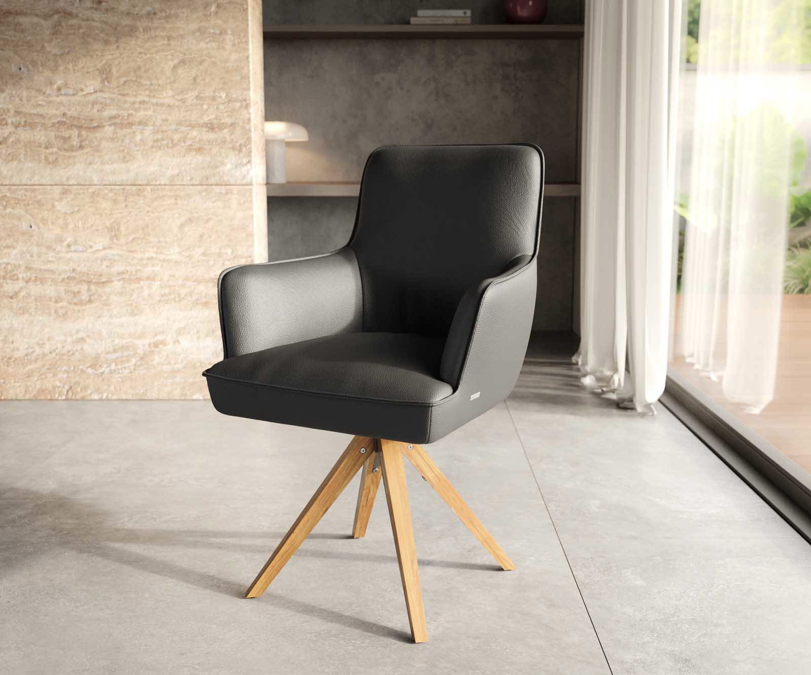 Chaise-pivotante Heira-Flex avec accoudoirs cuir de vache noir pied en bois angulaire naturel pivotement sur 180° ressorts ensachés 1