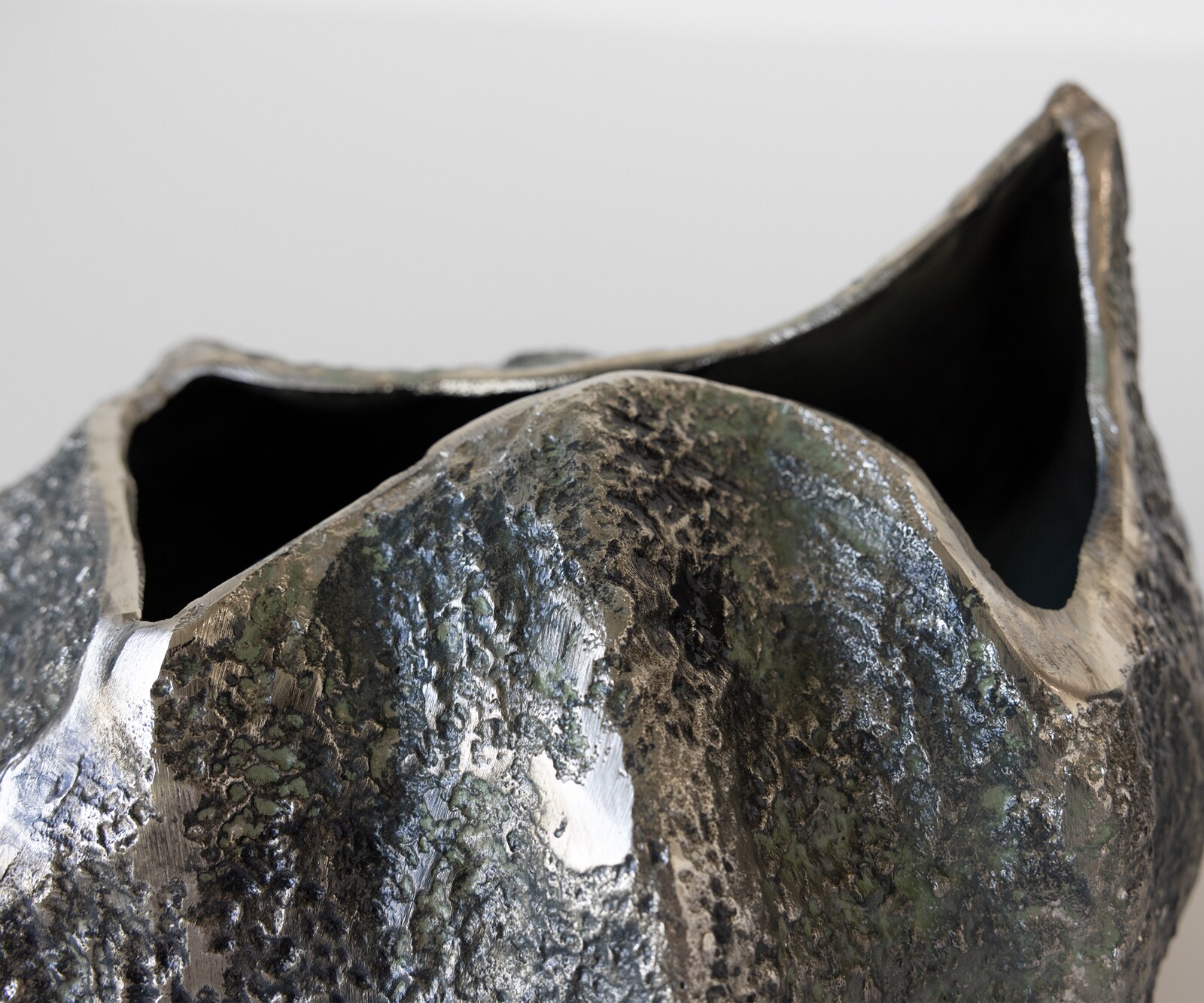 Vase Cratera B29 x T24 x H19 cm Aluminium Verde Antico Handgemacht 4