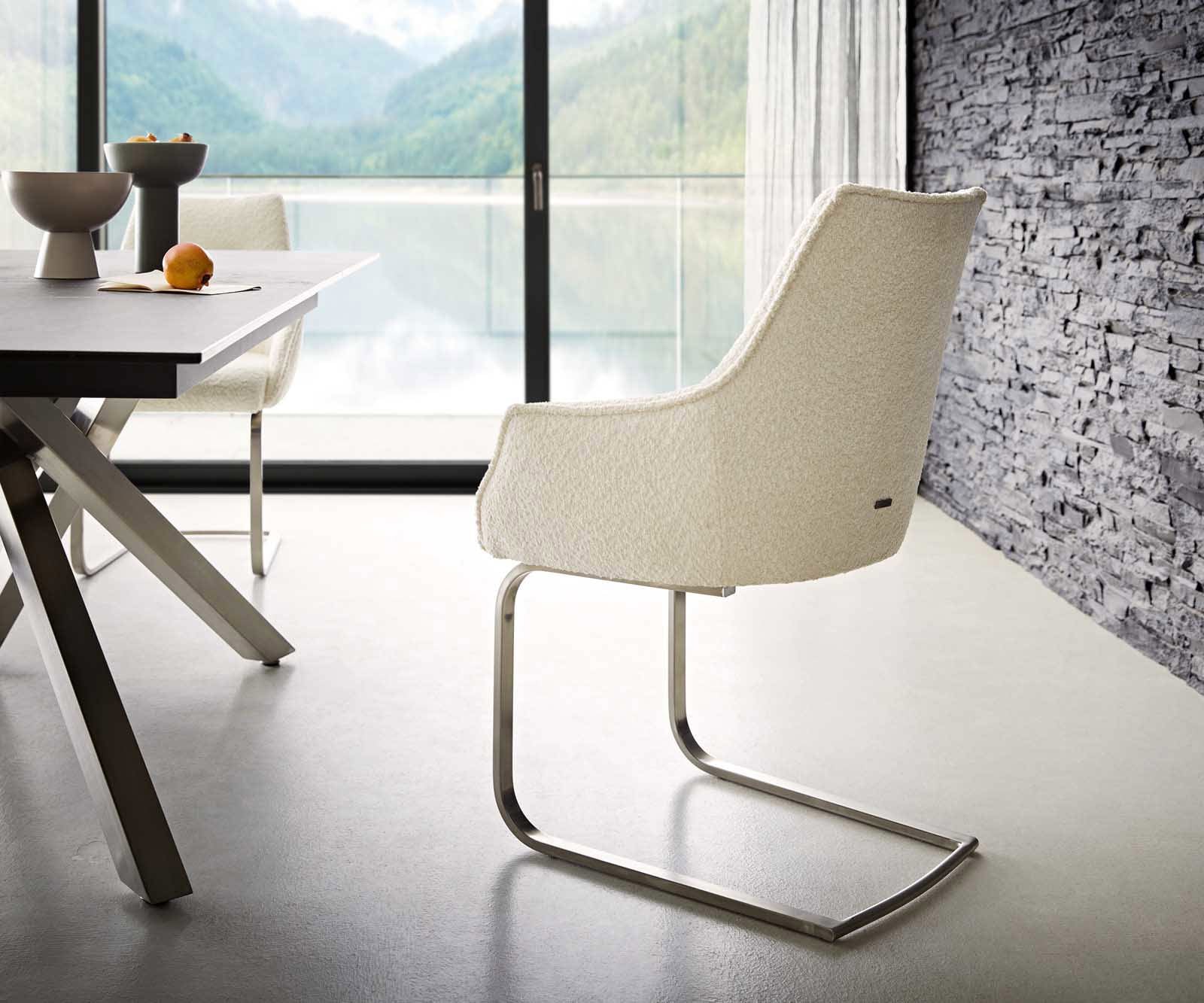 Freischwinger Alja-Flex mit Armlehnen Bouclé Weiß Freischwinger flach Edelstahl Taschenfederkern 4 Freischwinger Alja-Flex mit Armlehnen Bouclé Weiß Freischwinger flach Edelstahl Taschenfederkern 4