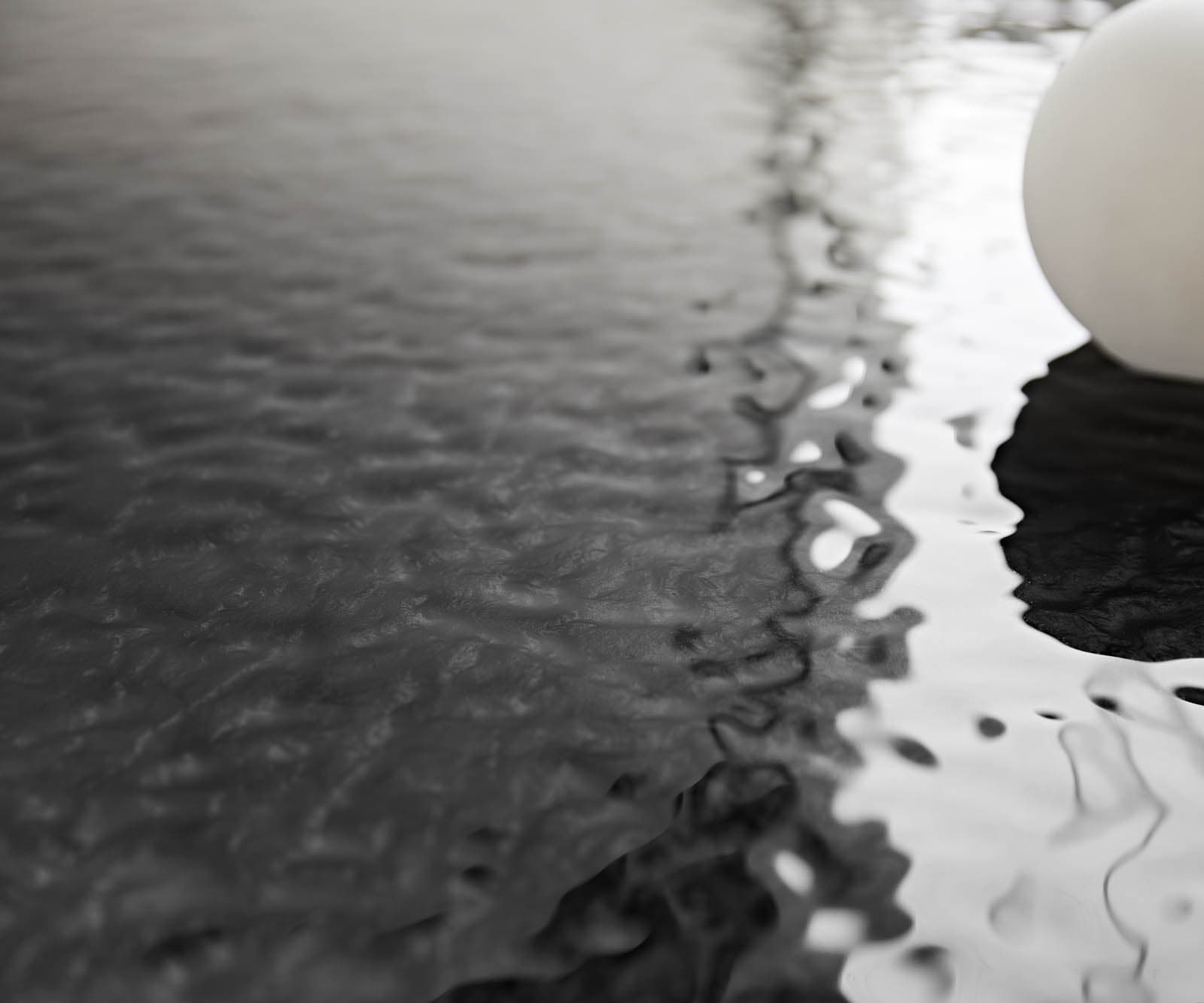 Esstisch Edge Boot 240x120 Reliefglas Rauchschwarz 3D-Design V-Gestell Flachstahl Schwarz 4