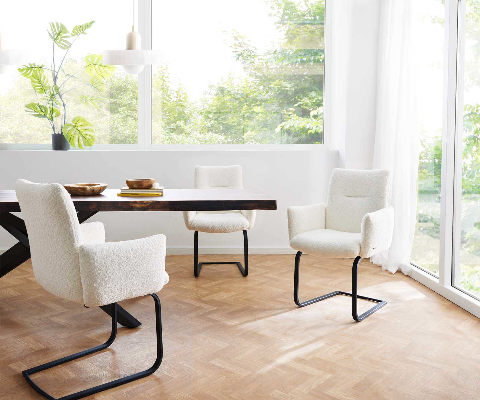 Cantilever Jova-Flex avec accoudoirs bouclé blanc pied cantilever plat noir ressorts ensachés 5