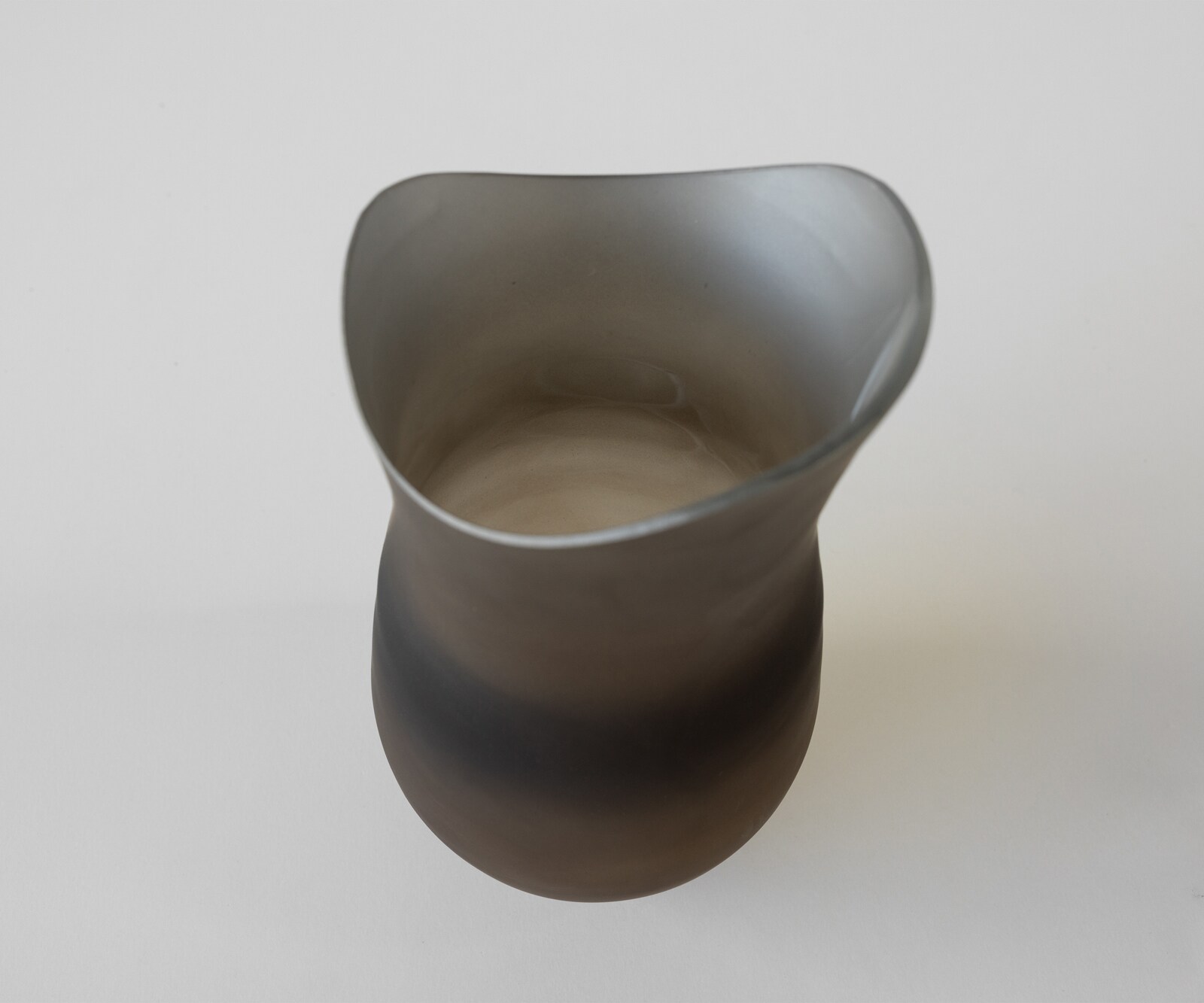 Vase Sinuo l16 x P16 x H30 cm Verre Aurum Soufflé à la bouche 4