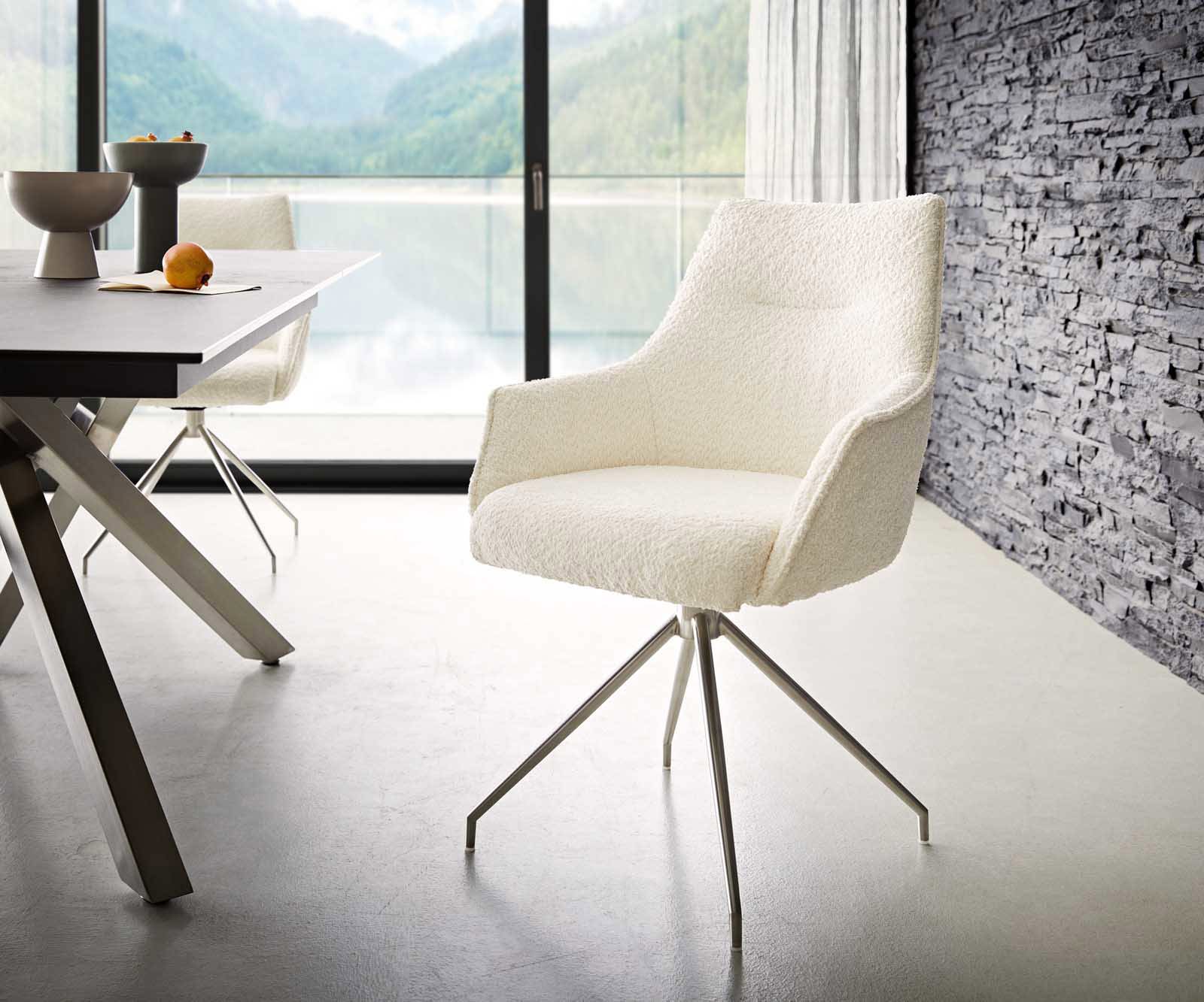Chaise-pivotante Alja-Flex avec accoudoirs bouclé blanc pied croisé conique acier inoxydable ressorts ensachés pivote sur 180°
