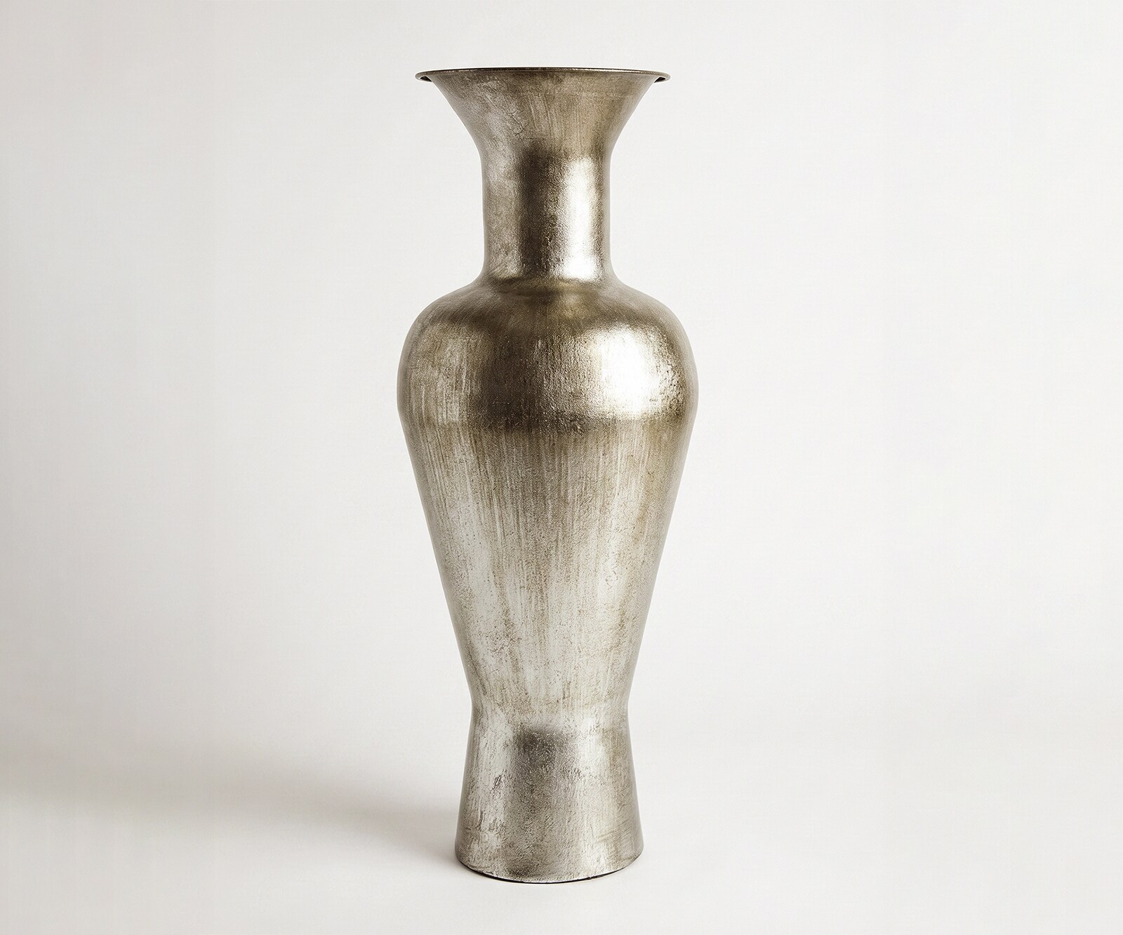 Vase Medora l27 x P27 x H71 cm Métal Platin Aurum Fait main