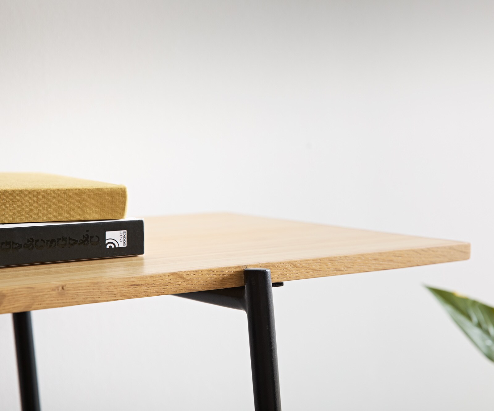 Bücherregal Mikkusu 185x160 cm Bambus Natur Mango Schwarz 5 Ablagen Metall Schwarz 3