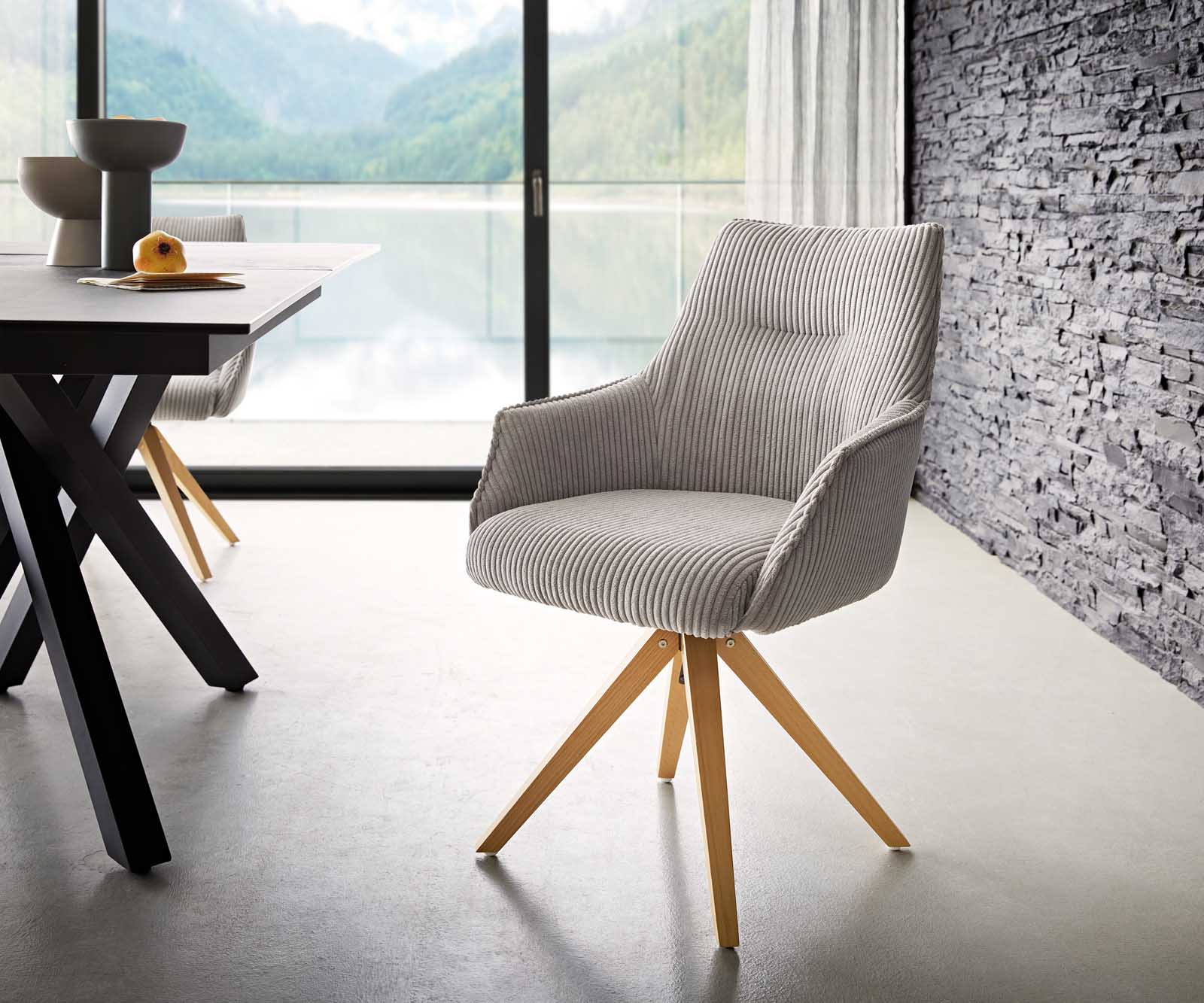 Drehstuhl Alja-Flex mit Armlehnen Cord Silbergrau Holzgestell kantig Natur 180° drehbar Taschenfederkern