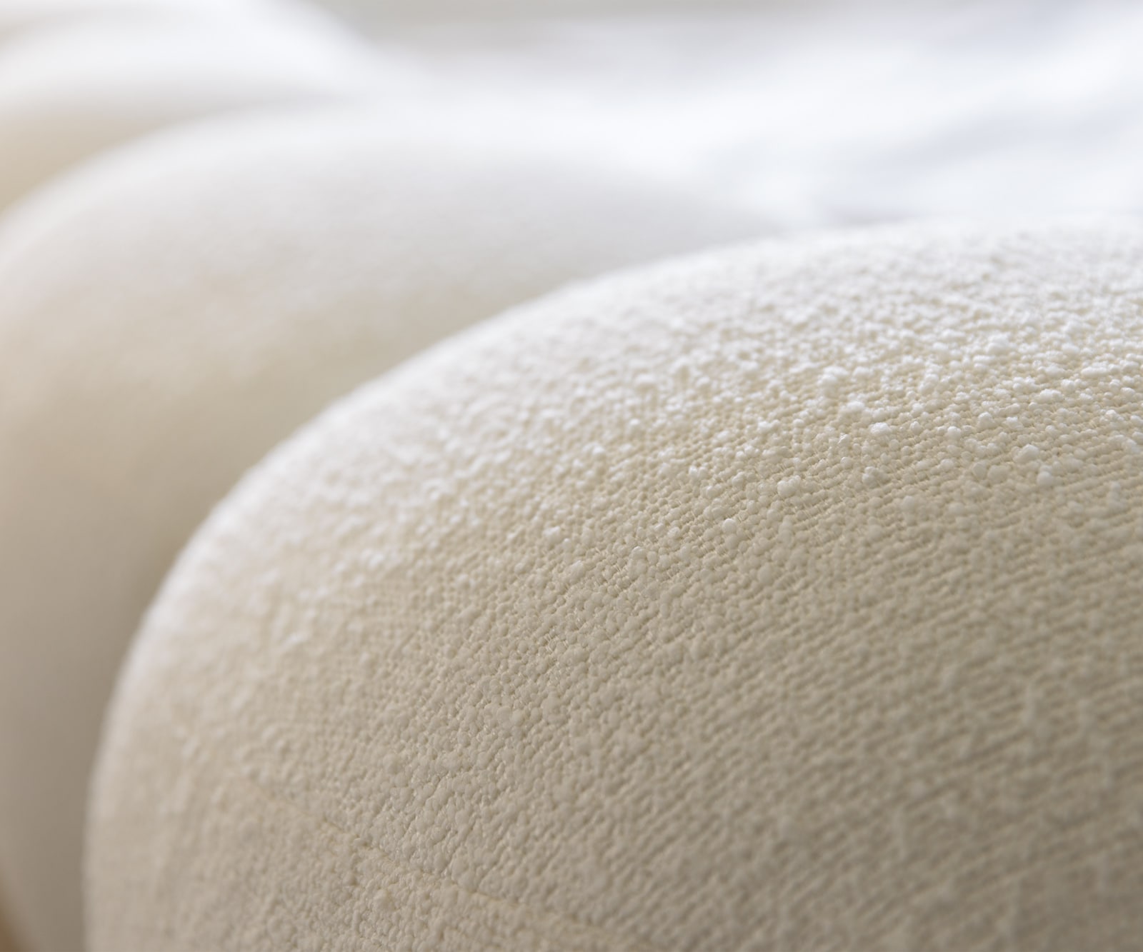 Polsterbettgestell Perlla 180x200 cm Bouclé Creme-Weiß 3 Polsterbettgestell Perlla 180x200 cm Bouclé Creme-Weiß 3