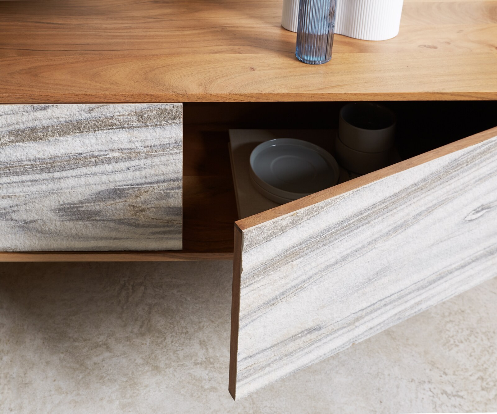 Meuble-TV Kleo 200 cm acacia naturel 4 portes flottantes 5