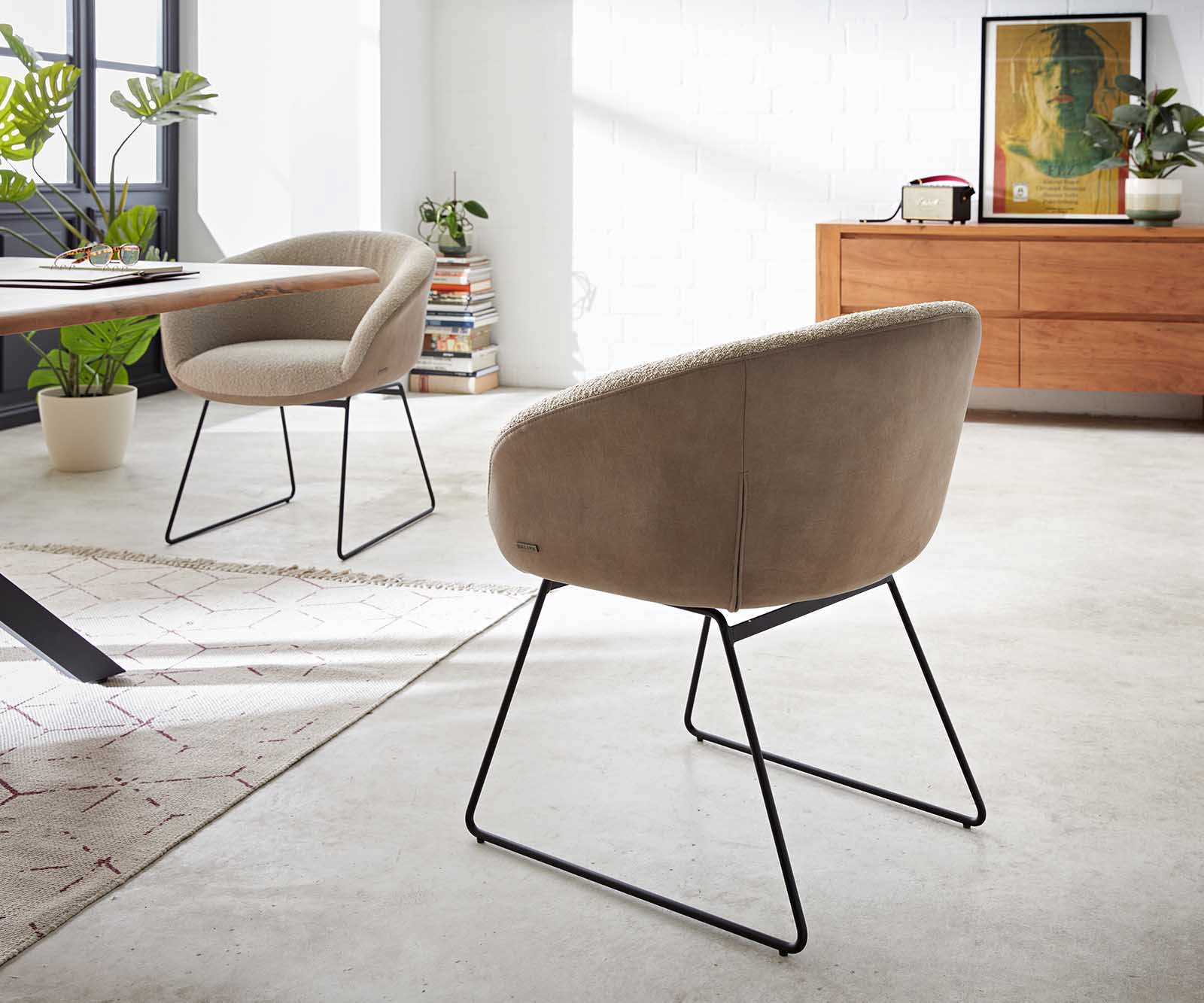 Chaise-de-salle-à-manger Vinka-Flex avec accoudoirs tissu mixte couleur boue pied trapèze noir ressorts ensachés 4