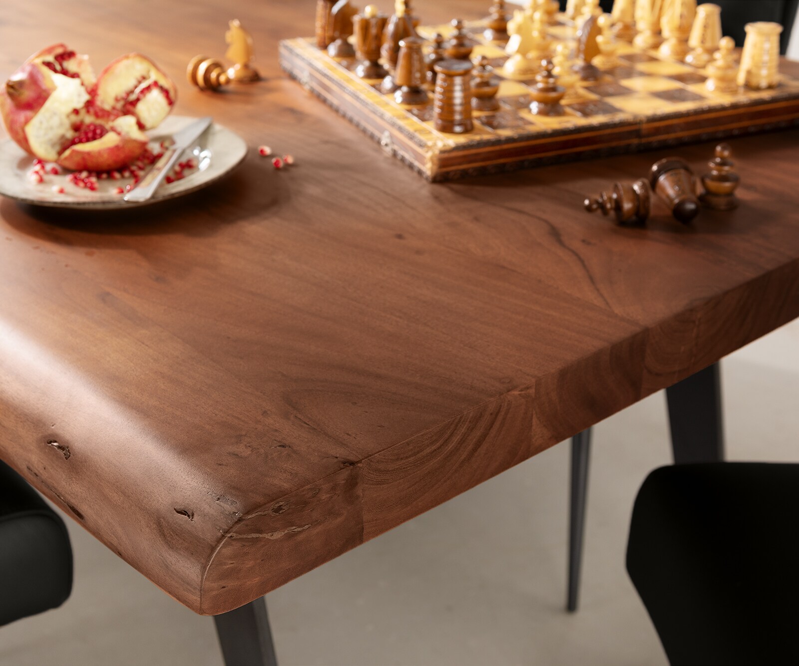 Esstisch Edge 260x100 XL Akazie Braun Metall Schräg Live-Edge 4 Esstisch Edge 260x100 XL Akazie Braun Metall Schräg Live-Edge 4