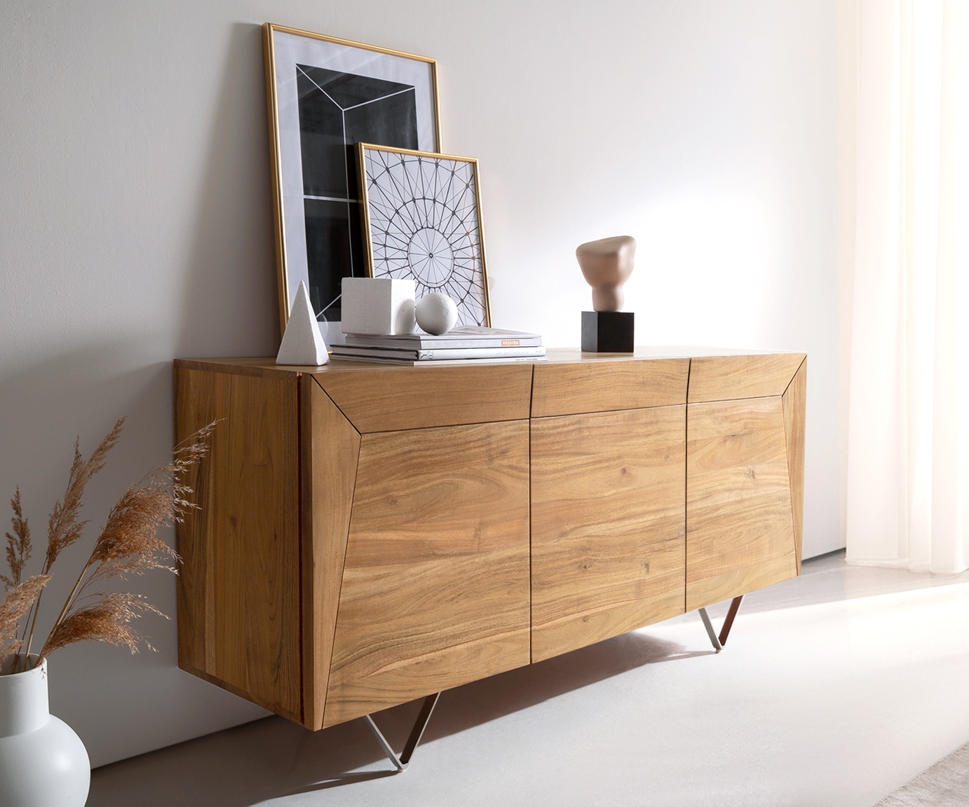 Buffet Kayu 145x40x70 cm acacia naturel 3 portes pied en V Buffet Kayu 145x40x70 cm acacia naturel 3 portes pied en V