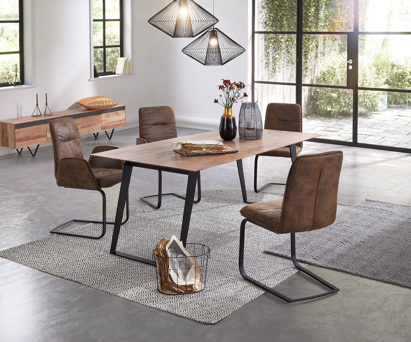 Table-à-manger Edge 200x100 acacia nature métal incliné bord suisse Table-à-manger Edge 200x100 acacia nature métal incliné bord suisse