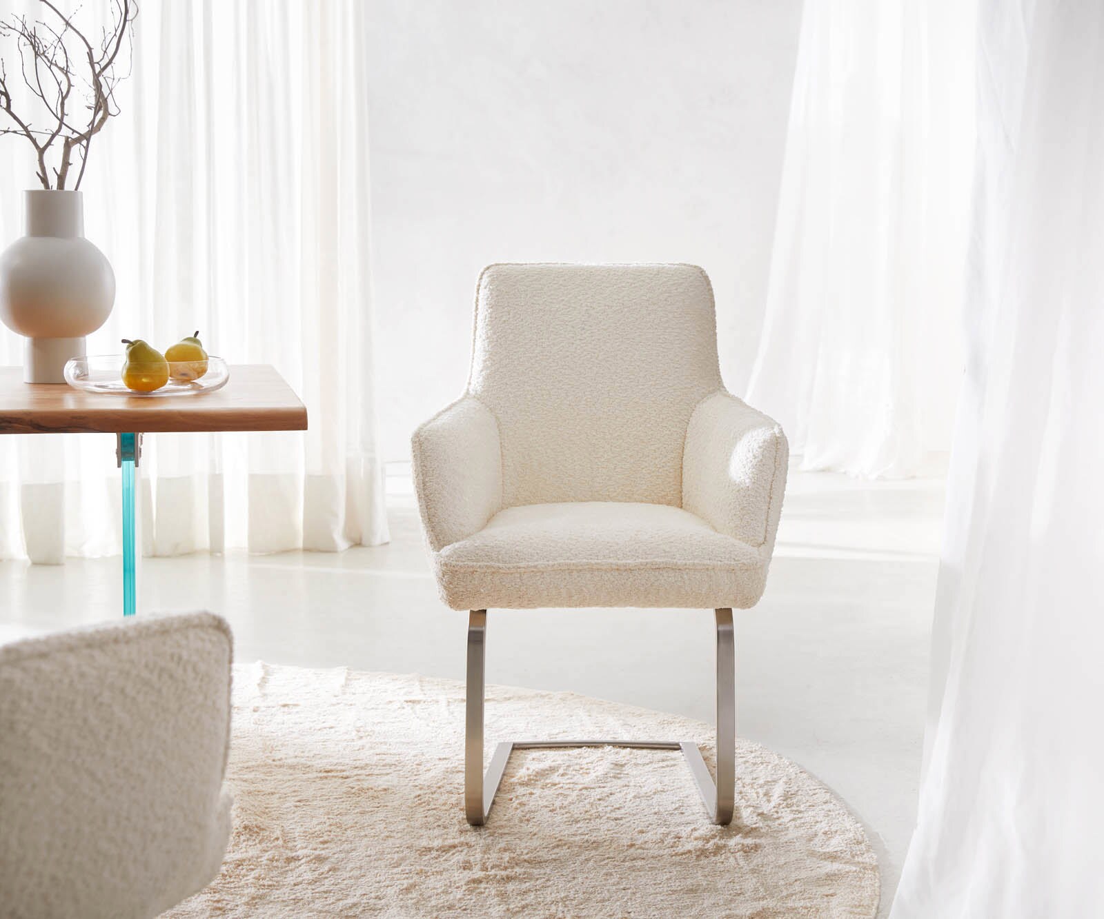 Cantilever Heira-Flex avec accoudoirs bouclé blanc pied cantilever plat acier inoxydable brossé ressorts ensachés 1