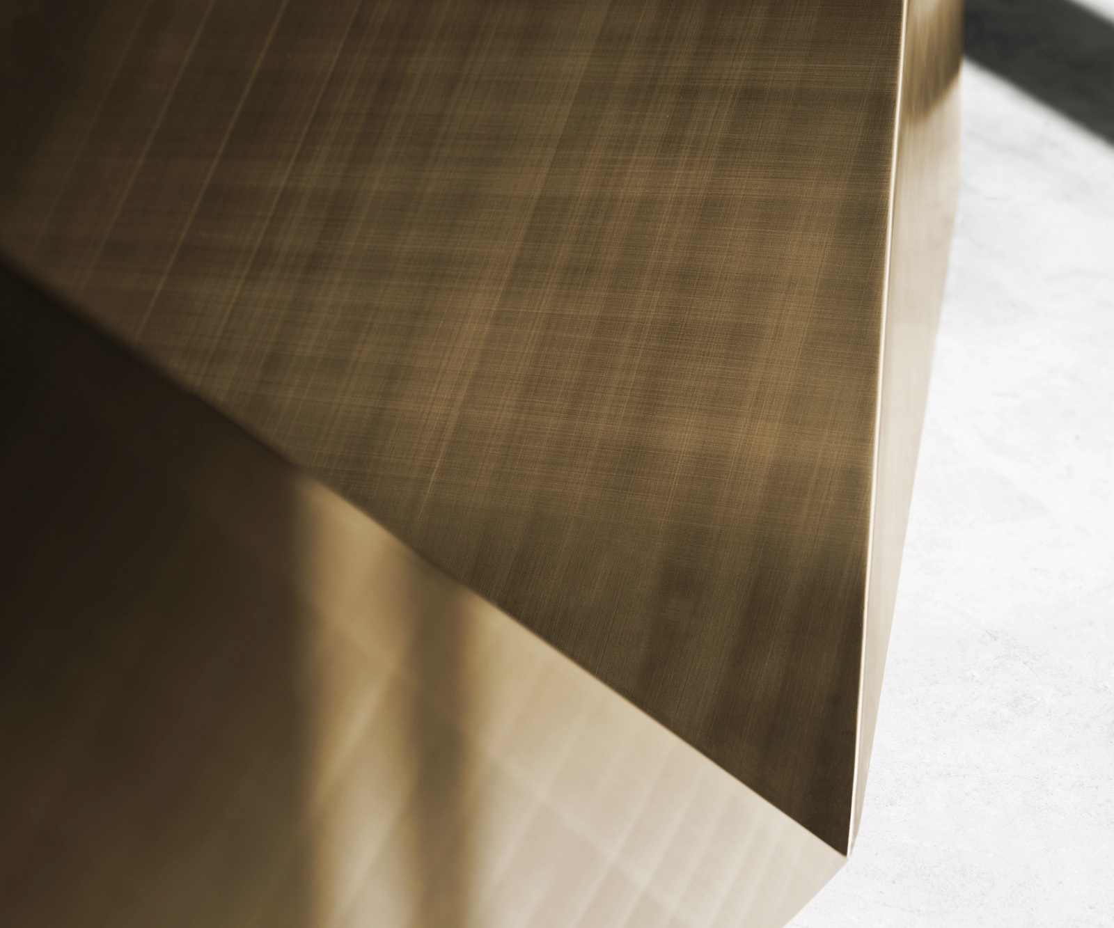 Esstisch Edge 300x100 Keramik Calacatta Luxe Weiß-Gold-Grau Prisma Metallic Gold 5 Esstisch Edge 300x100 Keramik Calacatta Luxe Weiß-Gold-Grau Prisma Metallic Gold 5