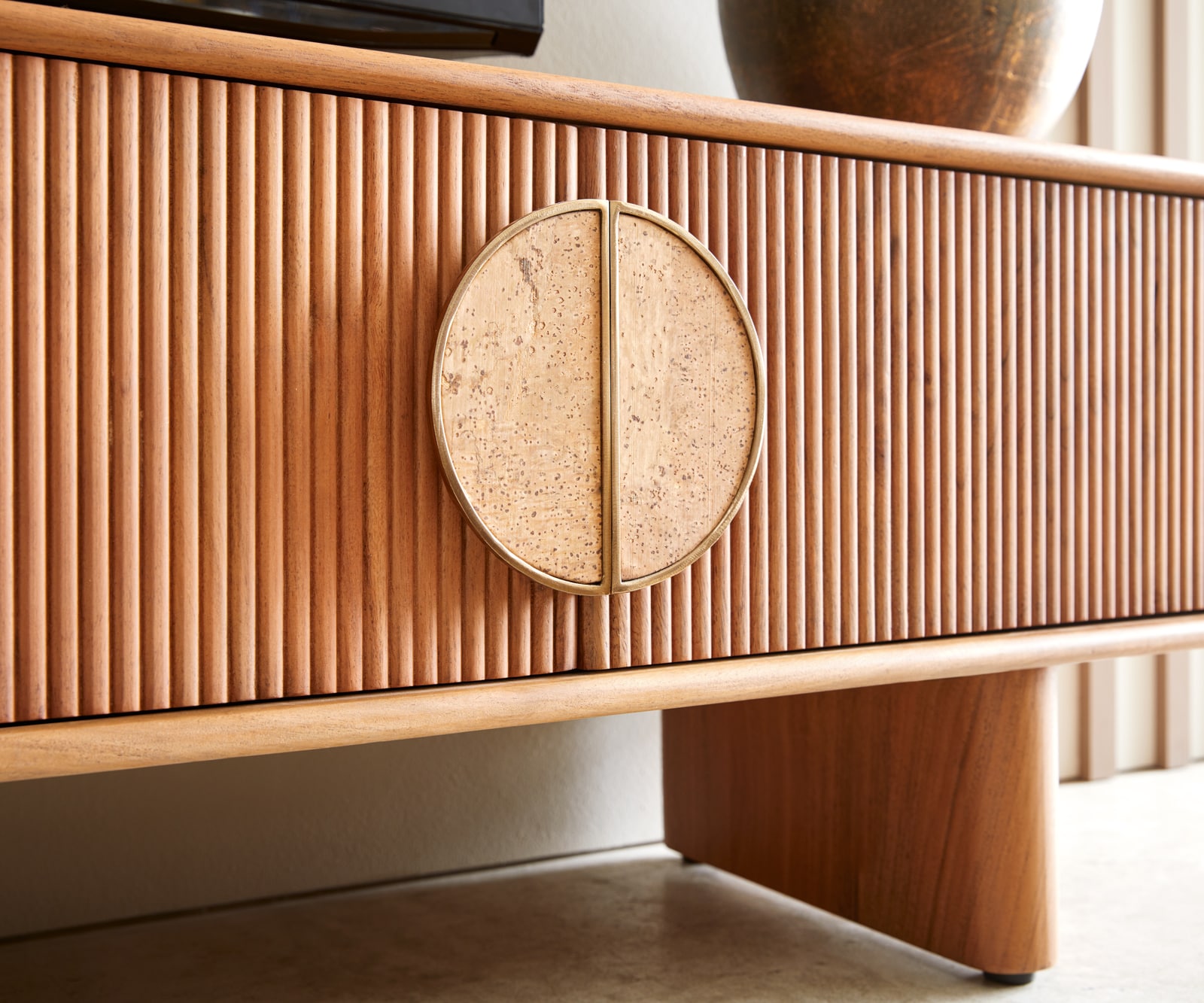 Lowboard Surimu 240 cm Akazie Hellbraun 4 Türen Kork-Griff Holzfüße 8