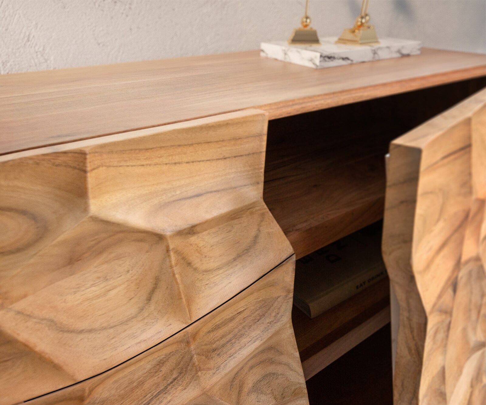 Buffet Solu 175 cm acacia naturel 2 portes 3 tiroirs pied flottant métal noir façade 3D 3