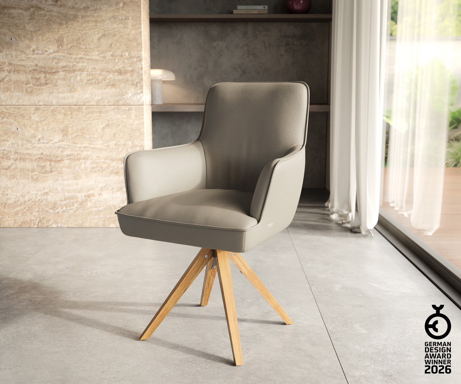 Chaise-pivotante Heira-Flex avec accoudoirs cuir de vache couleur boue pied en bois angulaire naturel pivotement sur 180° ressorts ensachés