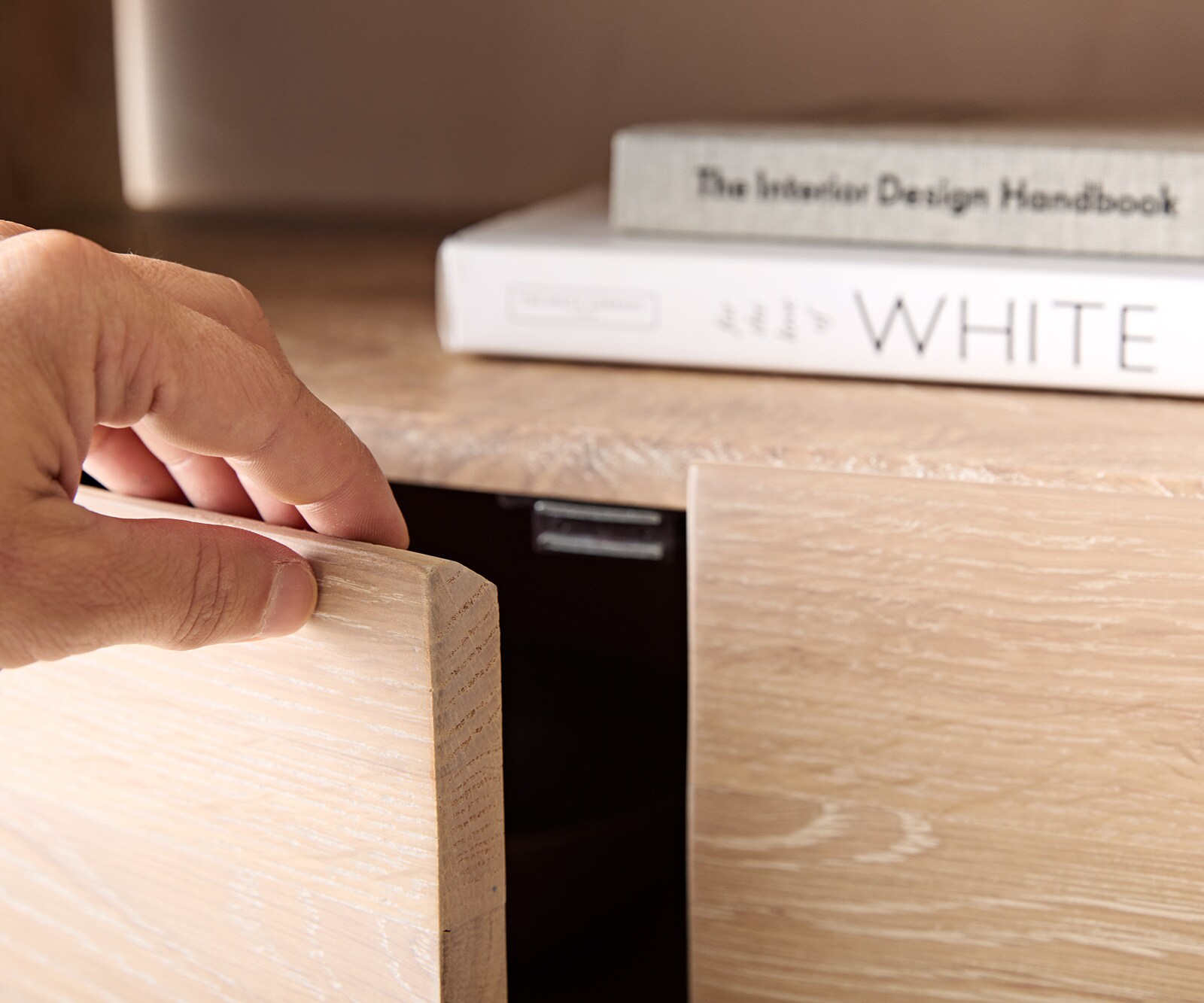 Sideboard Assuan 175 cm Eiche Gekalkt 4 Türen 1 Fach 5 Sideboard Assuan 175 cm Eiche Gekalkt 4 Türen 1 Fach 5