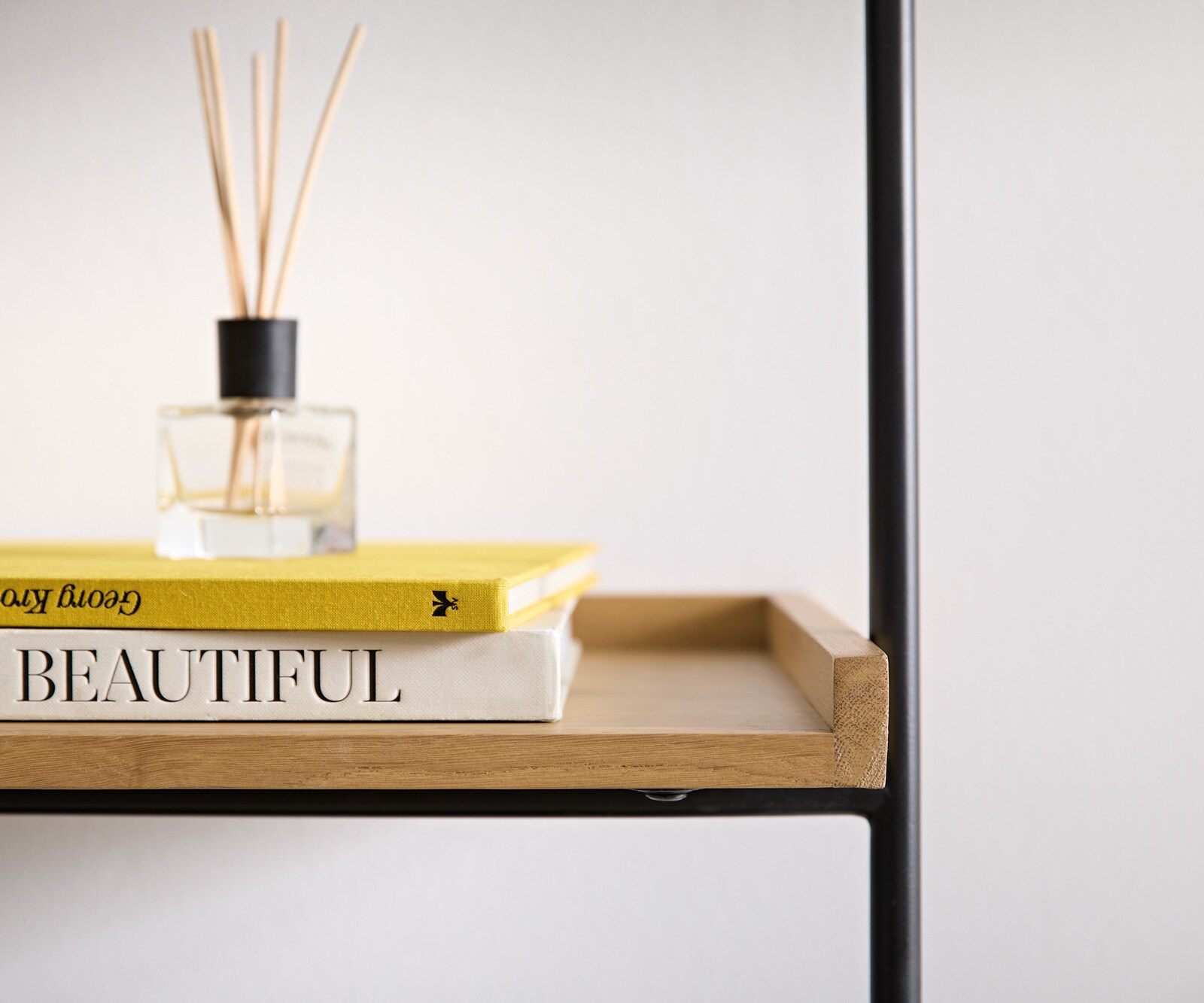 Bücherregal Mikkusu 80x185 cm Bambus Natur Mango Schwarz 5 Ablagen Metall Schwarz 3