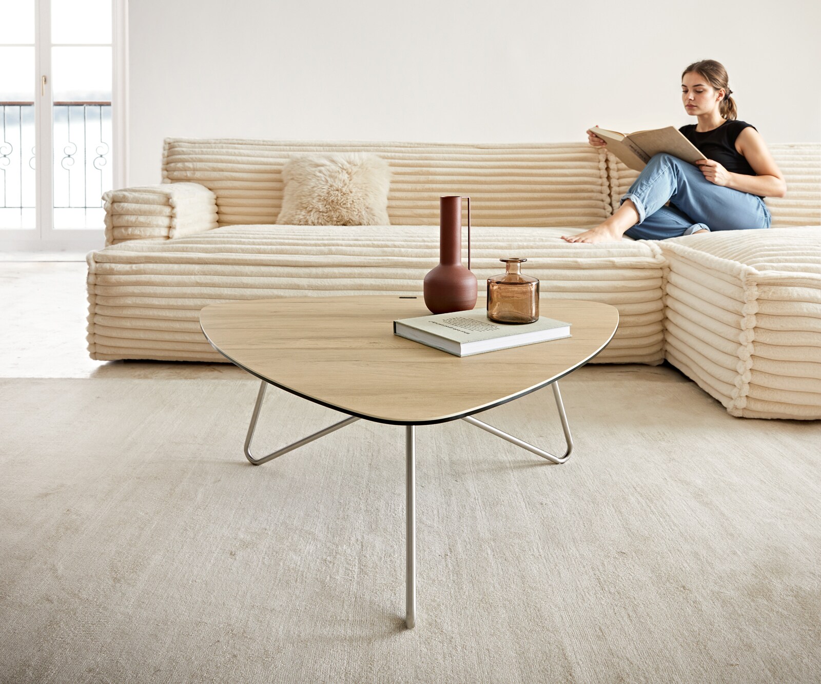 Couchtisch Ekrem 88x85 cm Keramik Laminam® Sabbia Eichefarbig Hairpin rund Edelstahl 3