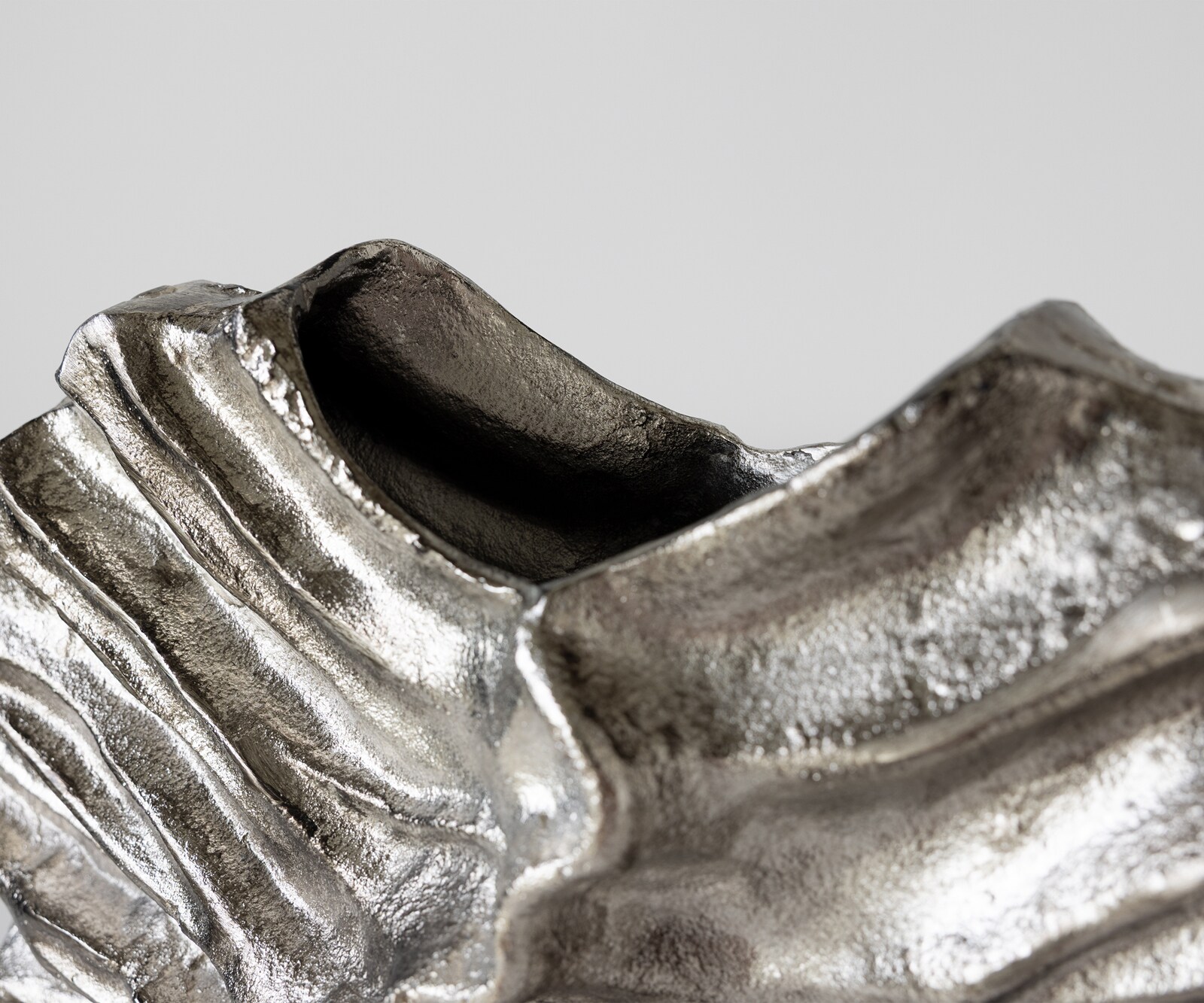 Vase Nerina B47 x T18 x H42 cm Aluminium Platin Handgemacht 4