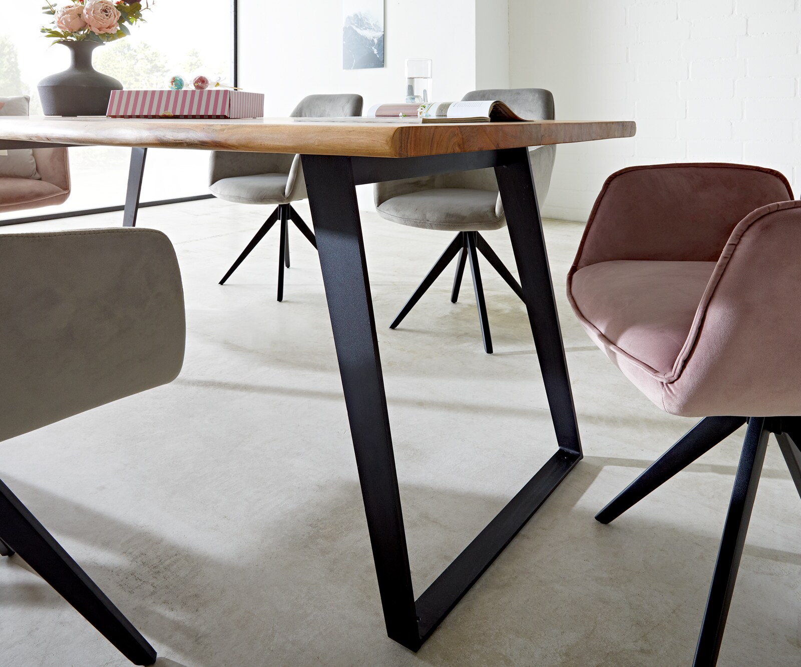 Table-à-manger Edge 180x90 XL acacia nature métal incliné Live-Edge 3