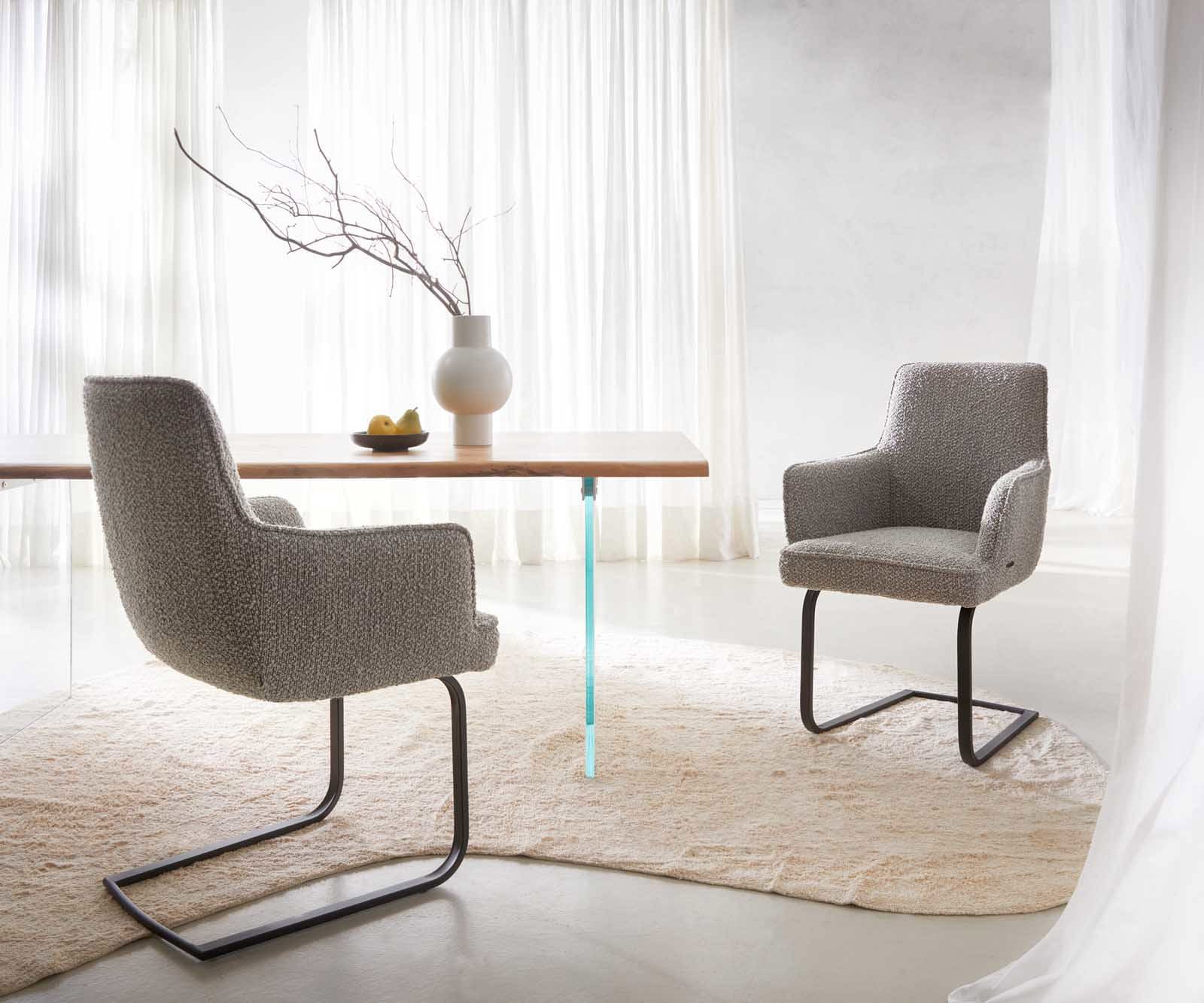 Freischwinger Heira-Flex mit Armlehnen Bouclé Silbergrau Freischwinger flach Schwarz Taschenfederkern 5 Freischwinger Heira-Flex mit Armlehnen Bouclé Silbergrau Freischwinger flach Schwarz Taschenfederkern 5