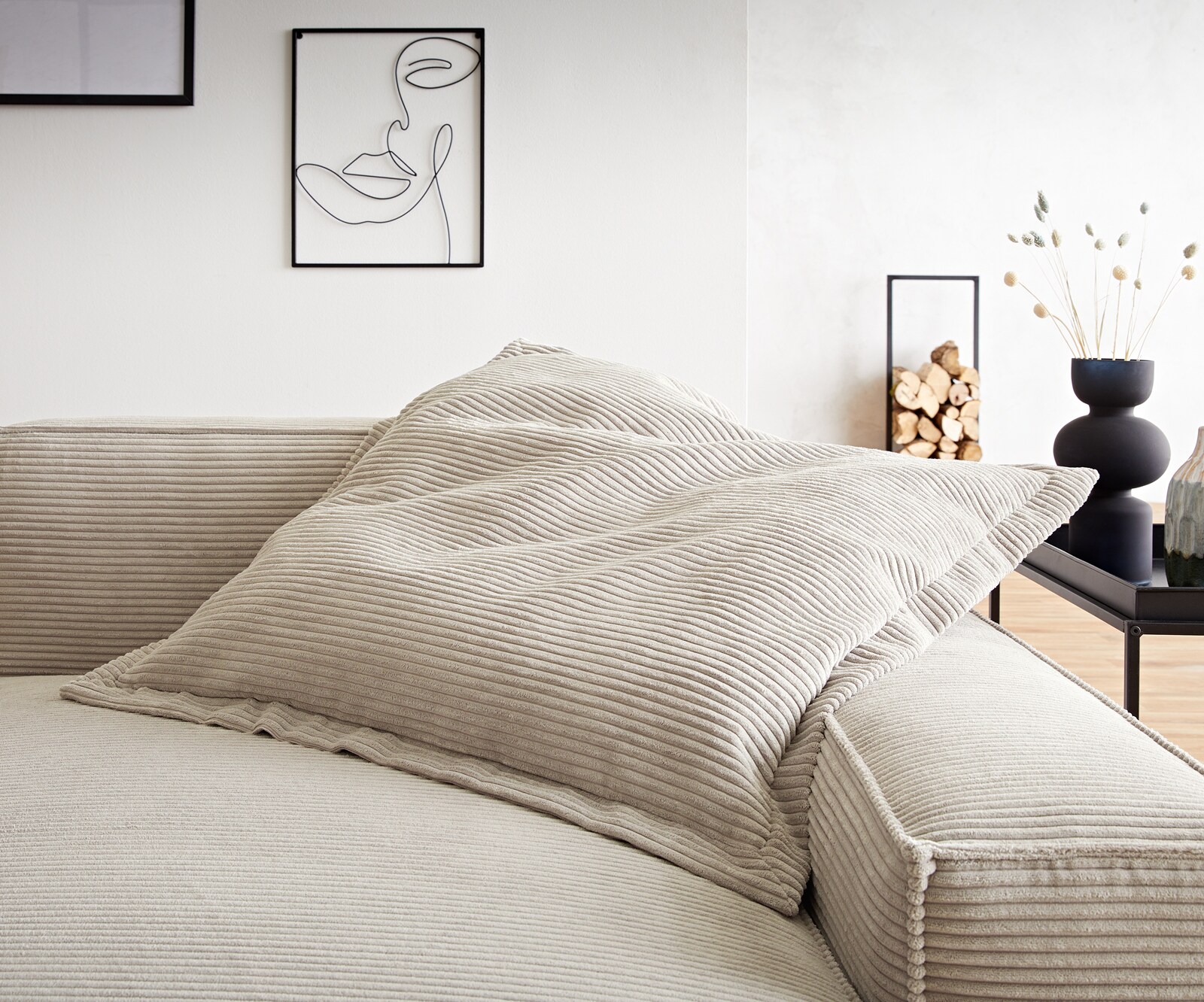 Coussin-à-lancer Sirpio 70x70 velours côtelé beige 1