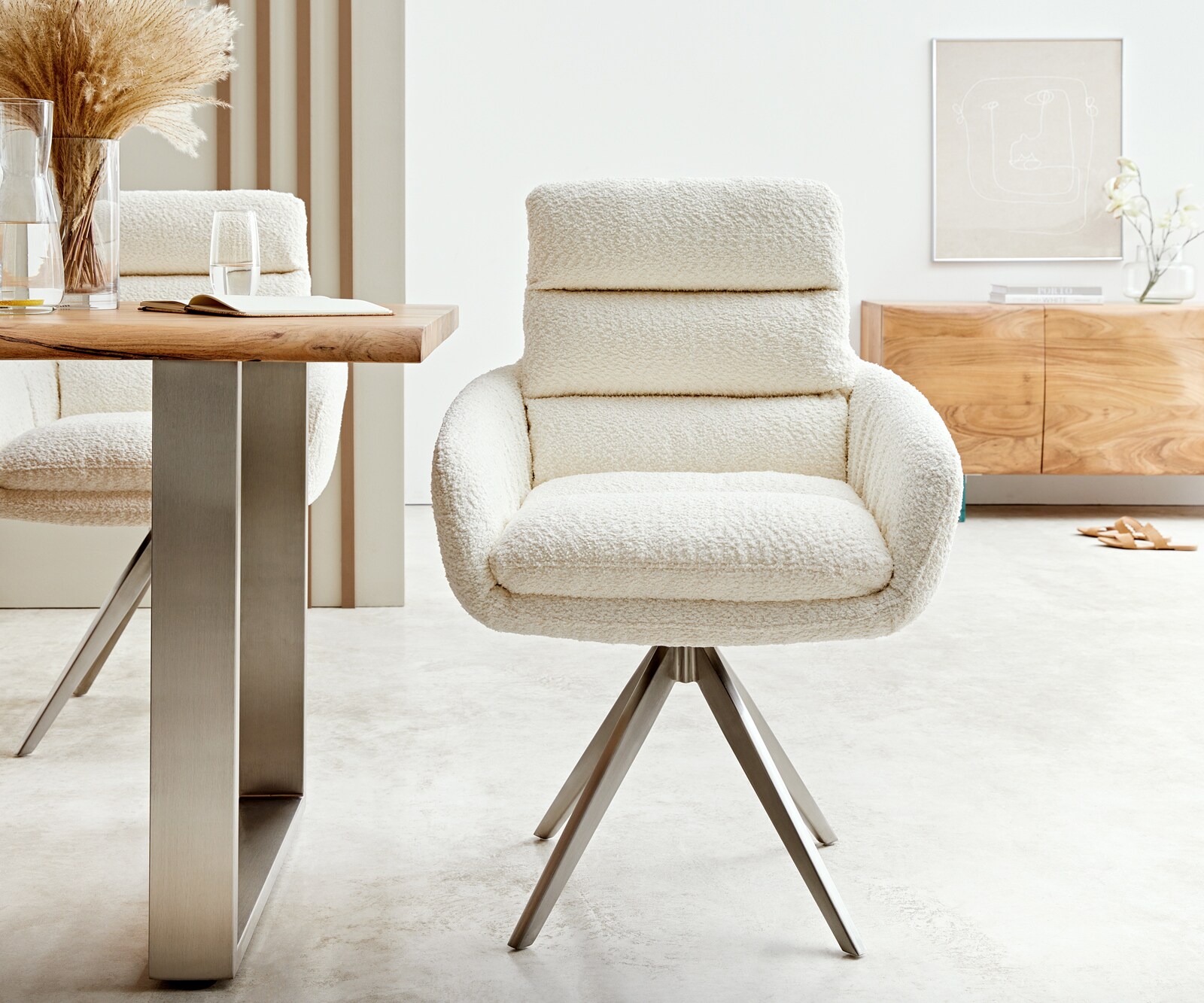 Chaise-de-salle-à-manger Abelia-Flex avec accoudoirs bouclé blanc pied croisé angulaire acier inoxydable brossé 1