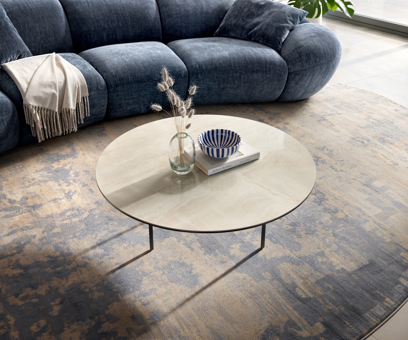 Table basse Edge ronde 90x90 cm céramique Onyx Champagne Trive métal noir 2