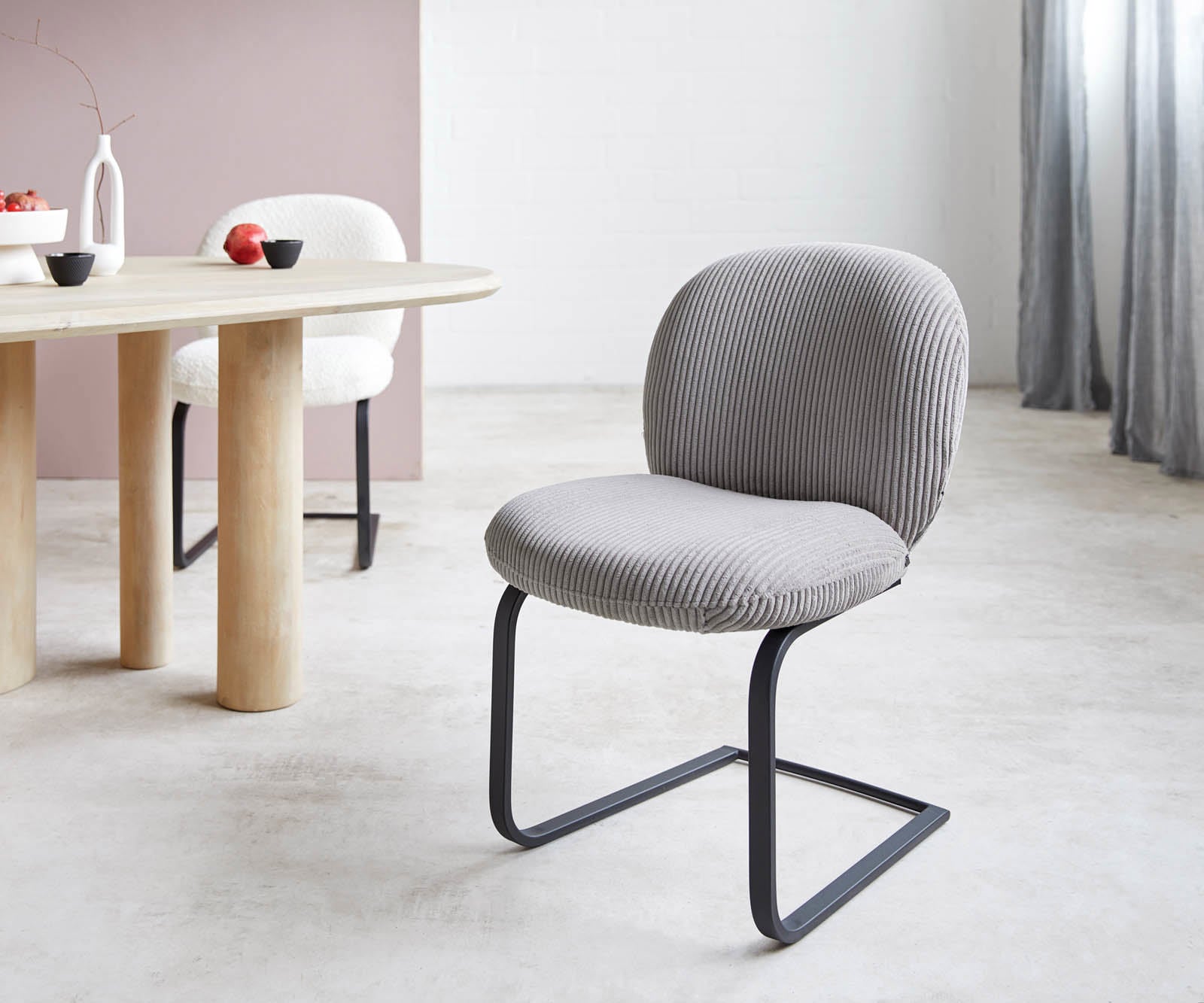 Freischwinger Nube-Flex Cord Silbergrau Freischwinger flach Schwarz Taschenfederkern Freischwinger Nube-Flex Cord Silbergrau Freischwinger flach Schwarz Taschenfederkern