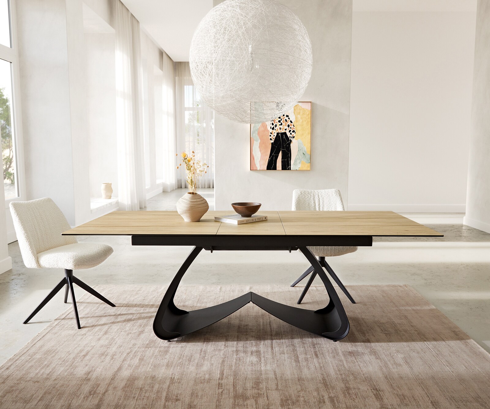 Table à manger Edge 180-220x100 céramique Laminam® Sabbia couleur chêne cadre en W noir extensible