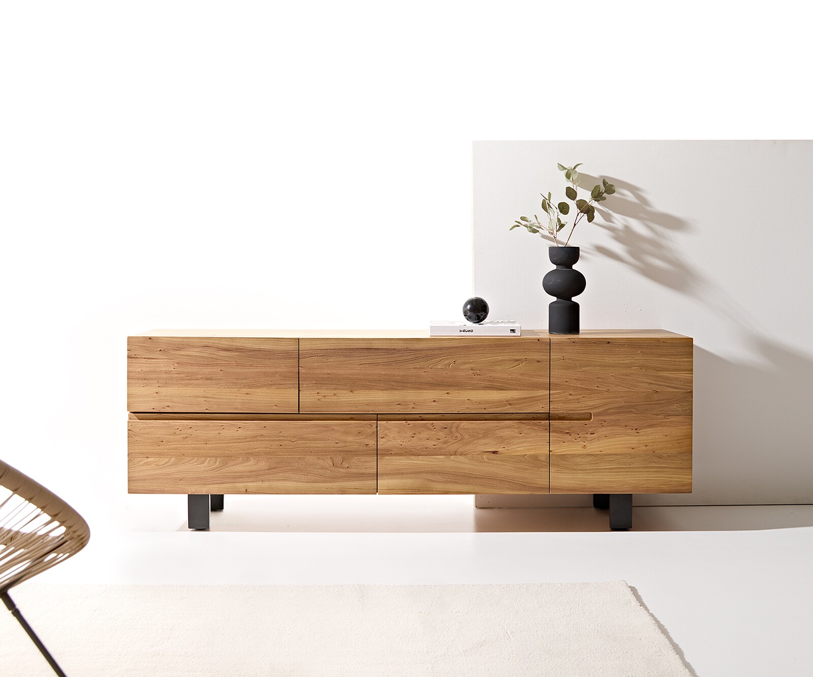 Buffet Tiamar 180 cm orme naturel 1 porte 4 tiroirs pieds carrés en métal noir 2