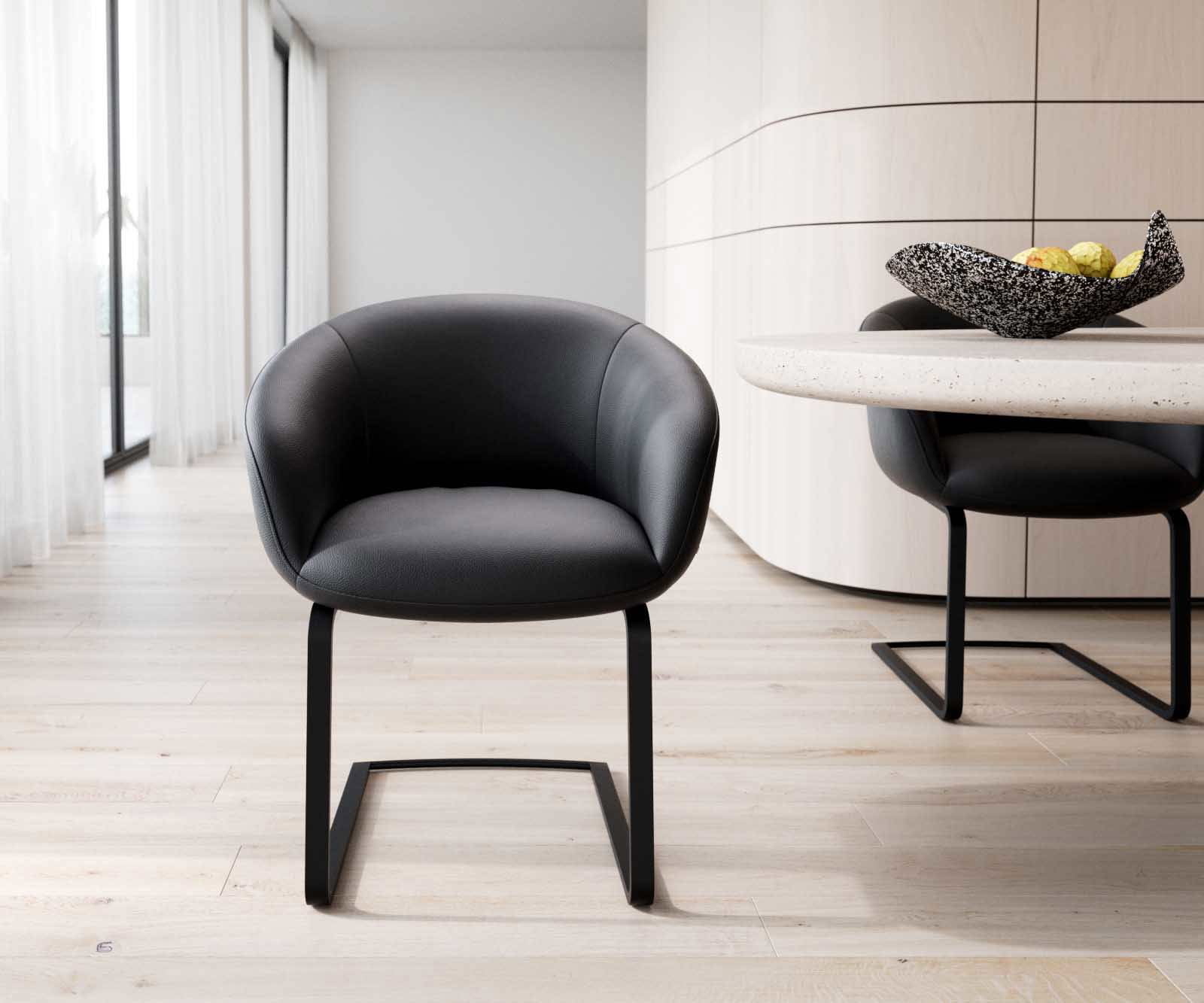 Cantilever Vinka-Flex avec accoudoirs cuir de vache noir pied cantilever plat noir ressorts ensachés 1